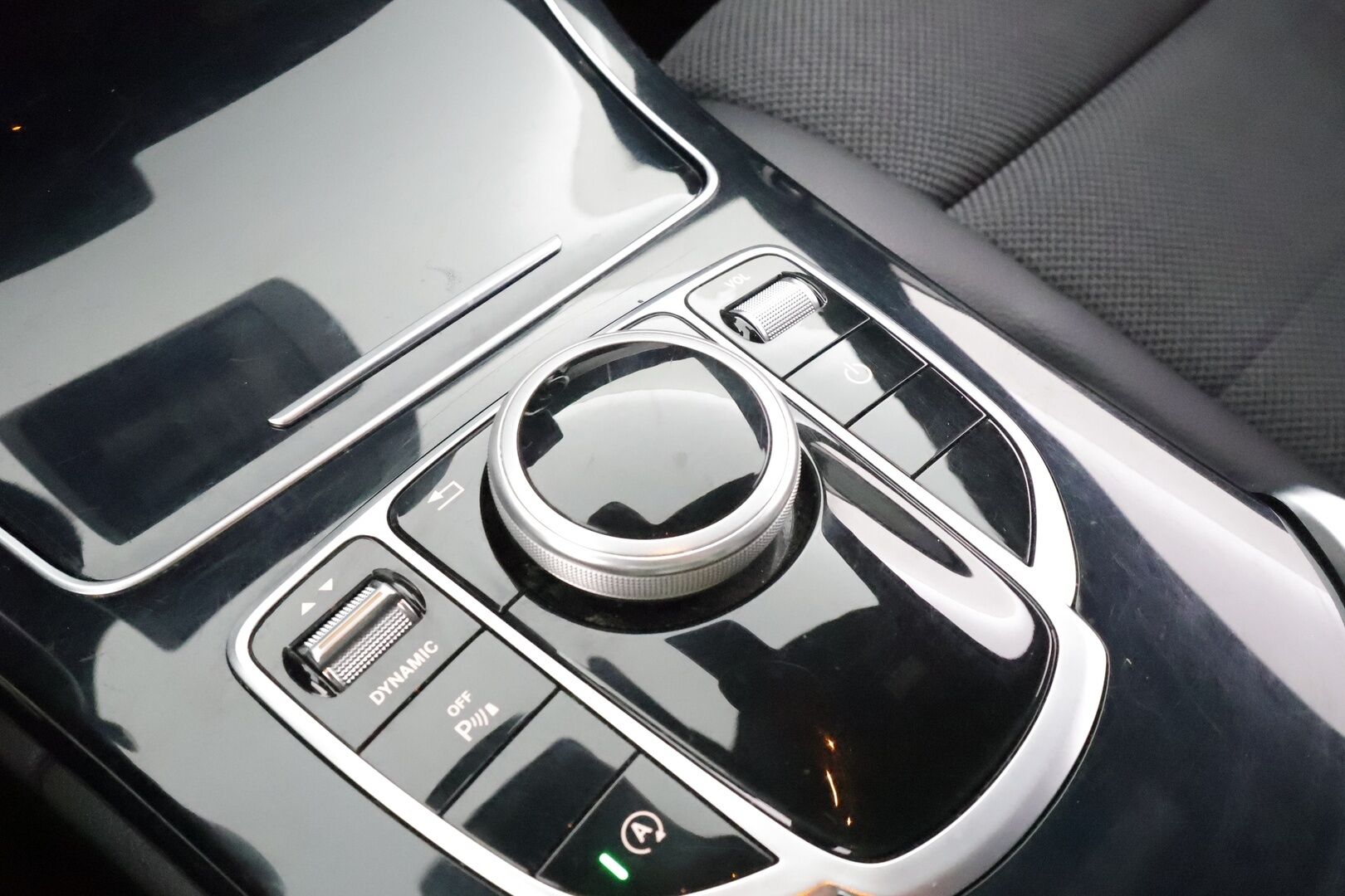 Mercedes-Benz C 2018 200 4Matic A Edition Avantgarde * Vakkari / Sportpenkit / ILS-LED / P.tutkat / Android / Bluetooth * - Suomi-auto / Kahdet renkaat - HULLUT BLACKWEEK JATKOT - KORKOTARJOUS 2,49%