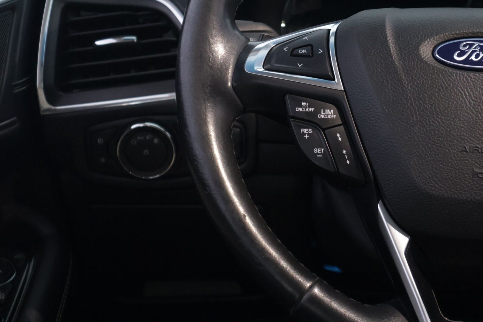 Ford Edge 2018 2,0 TDCi 210hv PowerShift A6 AWD Vignale 5D - | Muistipenkit | Panorama | Ilmastoidut etuistuimet | P. kamera | Webasto | Navi | Vetokoukku l