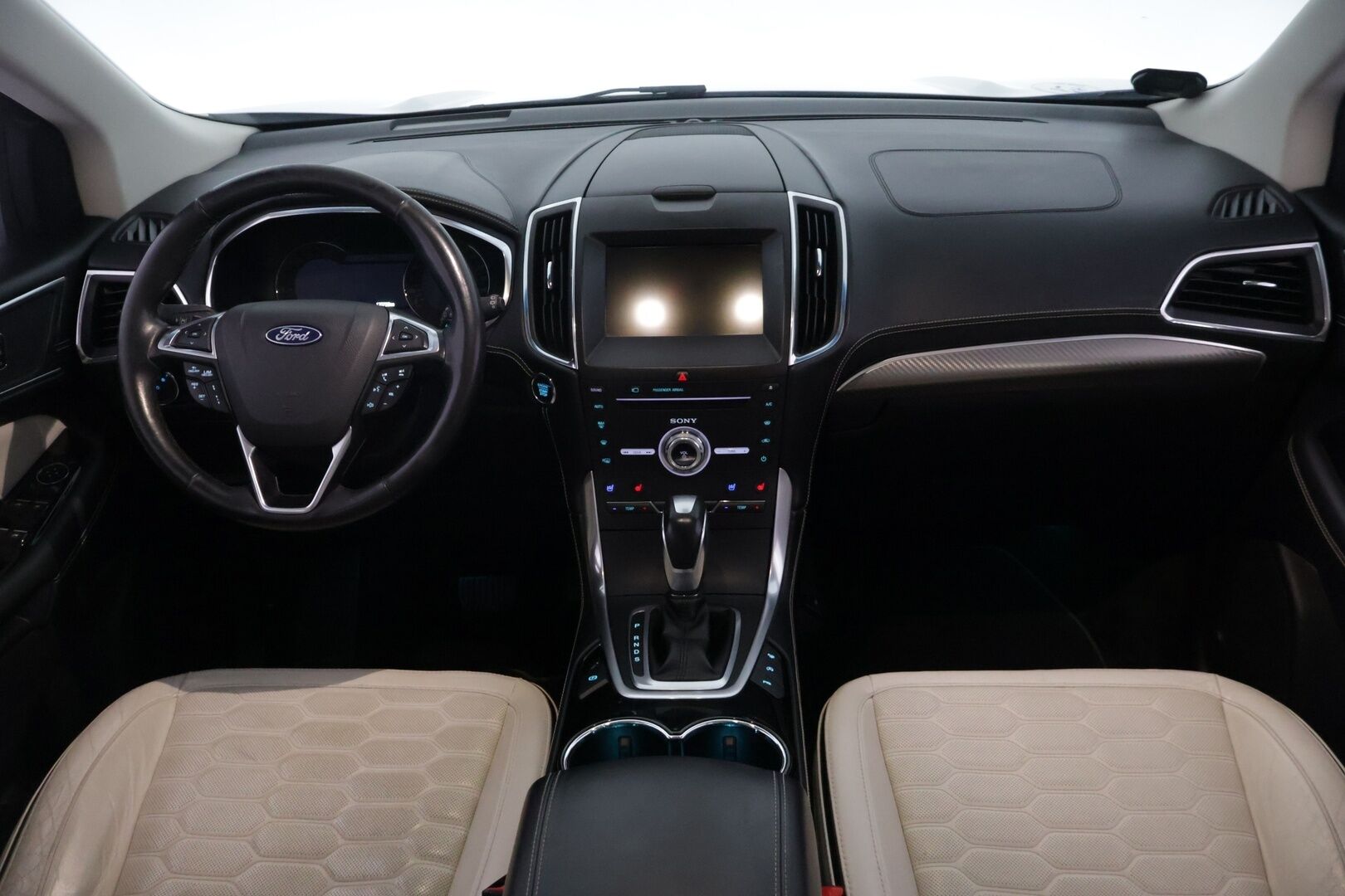 Ford Edge 2018 2,0 TDCi 210hv PowerShift A6 AWD Vignale 5D - | Muistipenkit | Panorama | Ilmastoidut etuistuimet | P. kamera | Webasto | Navi | Vetokoukku l