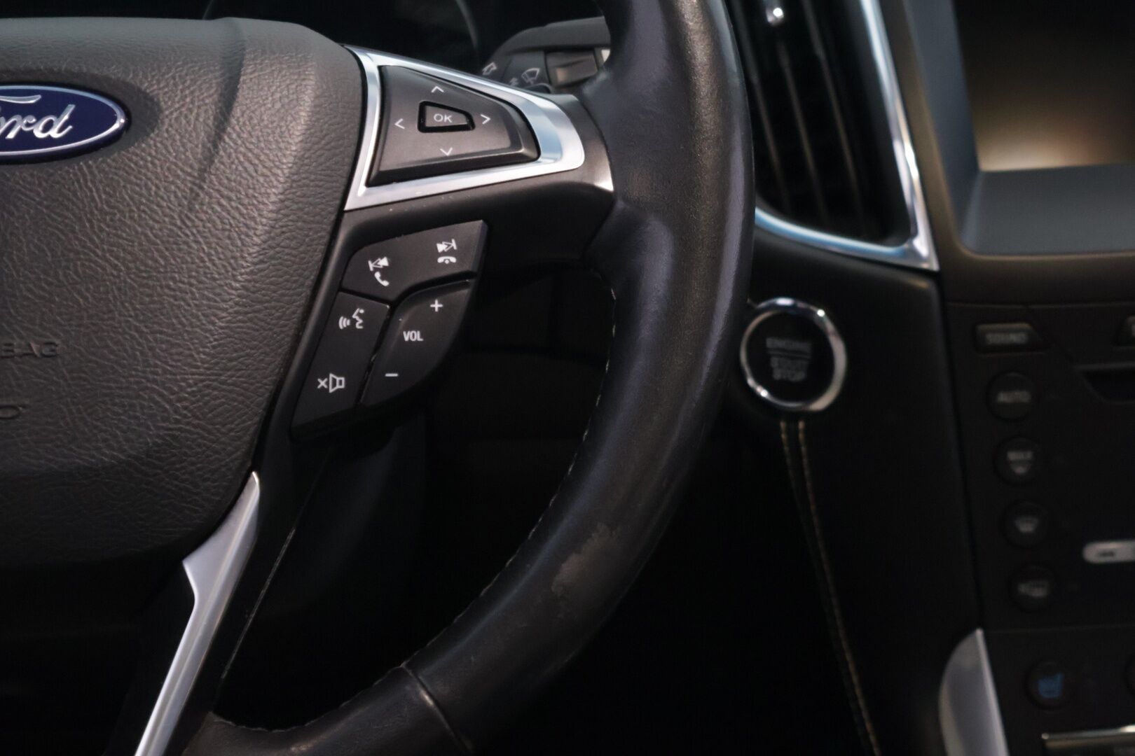 Ford Edge 2018 2,0 TDCi 210hv PowerShift A6 AWD Vignale 5D - | Muistipenkit | Panorama | Ilmastoidut etuistuimet | P. kamera | Webasto | Navi | Vetokoukku l