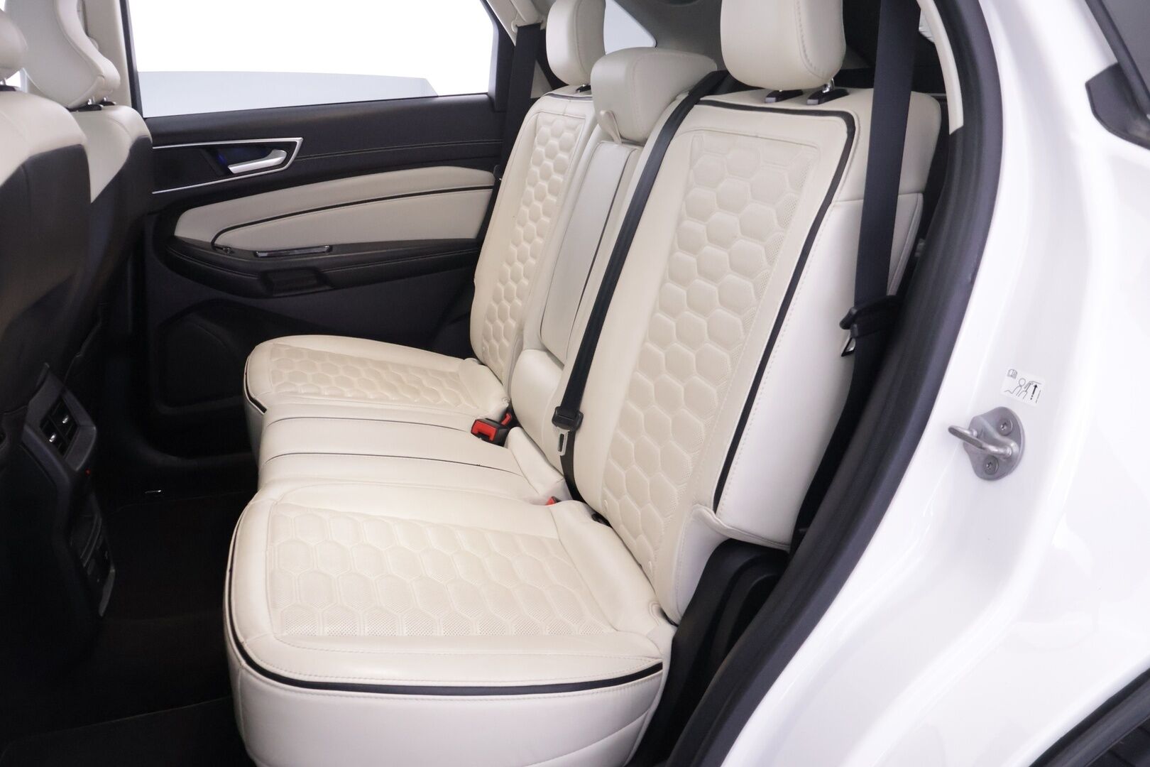 Ford Edge 2018 2,0 TDCi 210hv PowerShift A6 AWD Vignale 5D - | Muistipenkit | Panorama | Ilmastoidut etuistuimet | P. kamera | Webasto | Navi | Vetokoukku l