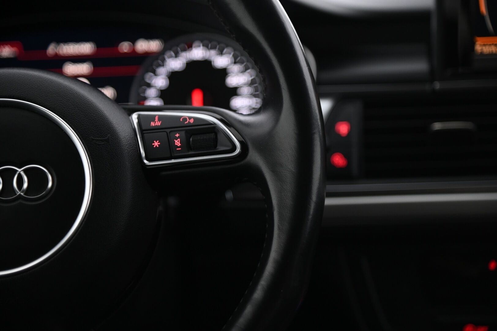 Audi A6 2018 Avant S line Business Sport 2,0 TDI 140 kW quattro S tronic *Musta optiikka paketti / Webasto / P*kamera / Koukku /  Vakkari* - *Juuri saapunut / 2x Renkaat aluilla*