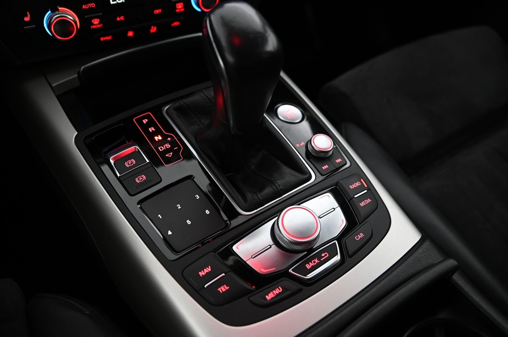 Audi A6 2018 Avant S line Business Sport 2,0 TDI 140 kW quattro S tronic *Musta optiikka paketti / Webasto / P*kamera / Koukku /  Vakkari* - *Juuri saapunut / 2x Renkaat aluilla*