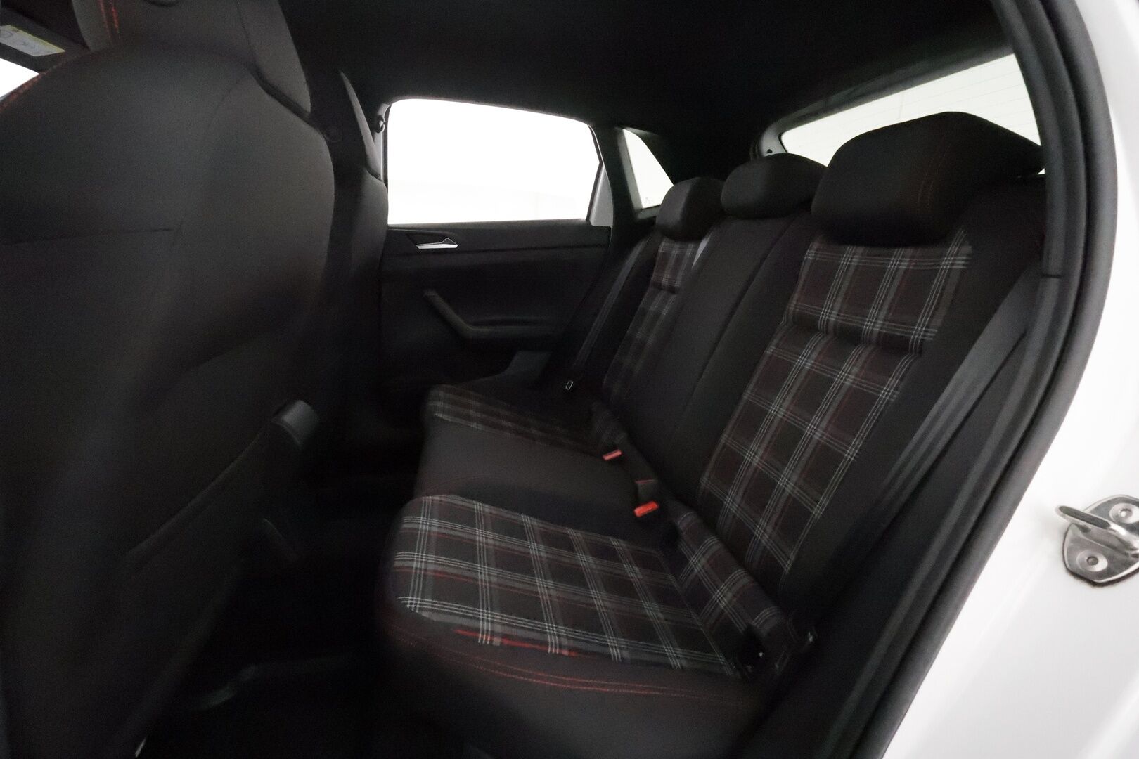 Volkswagen Polo 2018 GTI 2,0 TSI 147 kW DSG **ACC / LED-valot / P.Kamera / Navi / Digimittaristo / Apple&Android** - Suomi-auto / Kahdet Renkaat / Merkkihuollettu!