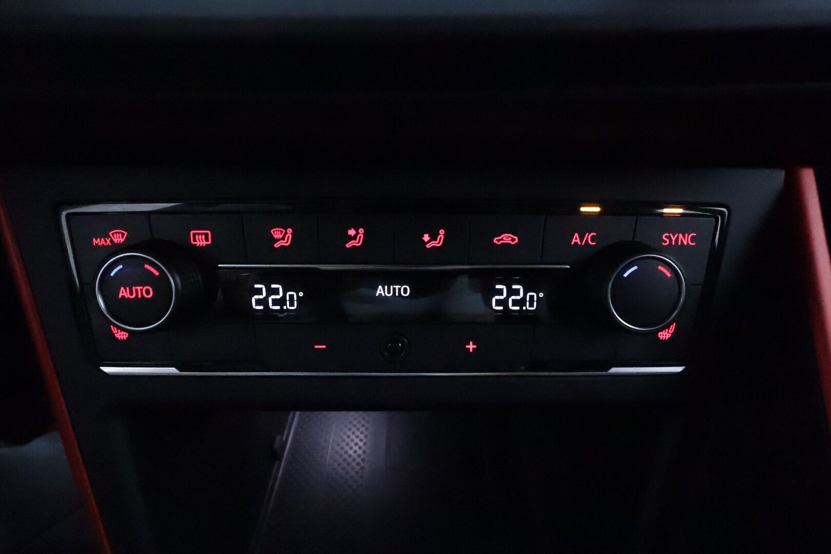 Volkswagen Polo 2018 GTI 2,0 TSI 147 kW DSG **ACC / LED-valot / P.Kamera / Navi / Digimittaristo / Apple&Android** - Suomi-auto / Kahdet Renkaat / Merkkihuollettu!