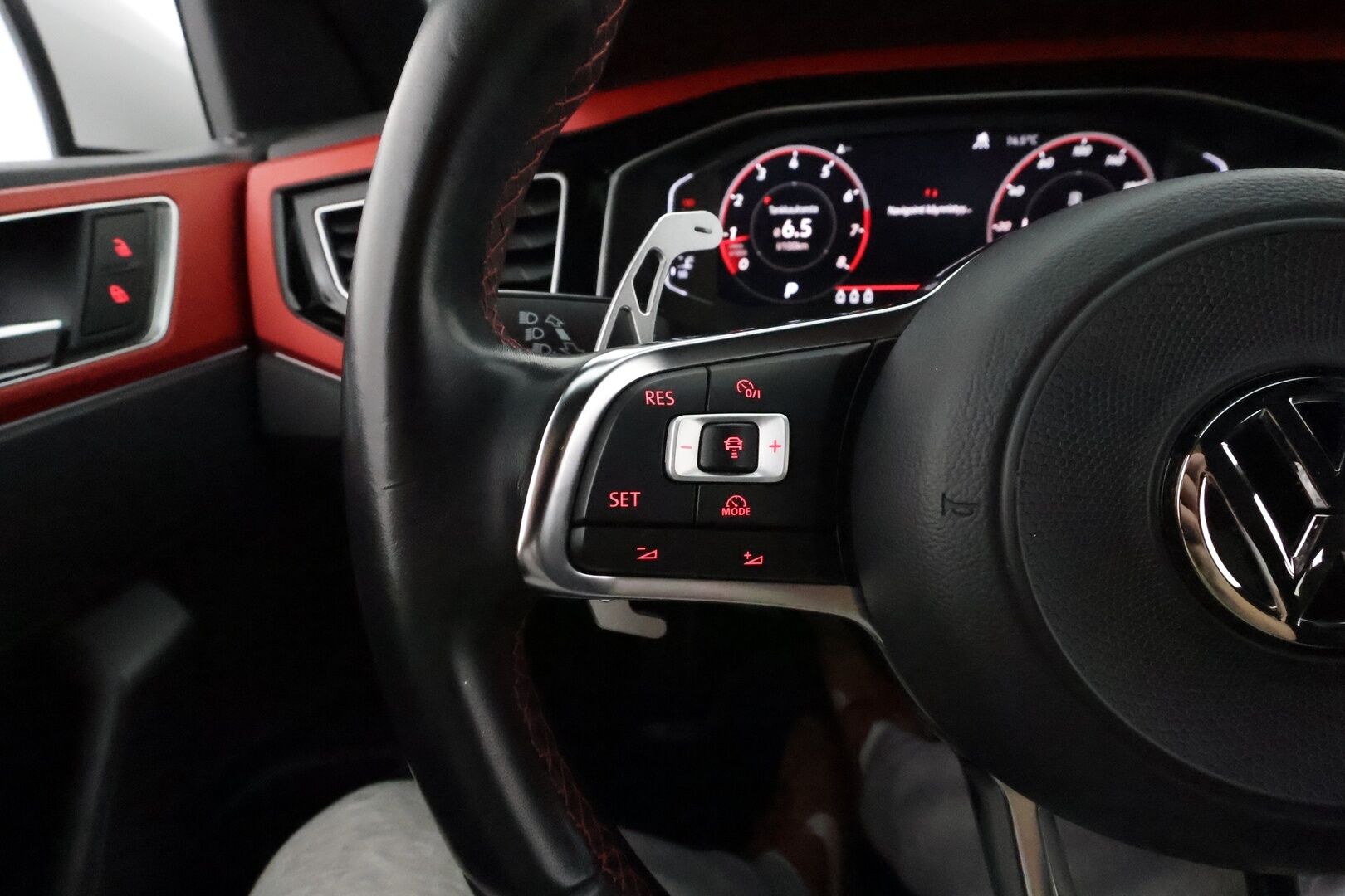Volkswagen Polo 2018 GTI 2,0 TSI 147 kW DSG **ACC / LED-valot / P.Kamera / Navi / Digimittaristo / Apple&Android** - Suomi-auto / Kahdet Renkaat / Merkkihuollettu!