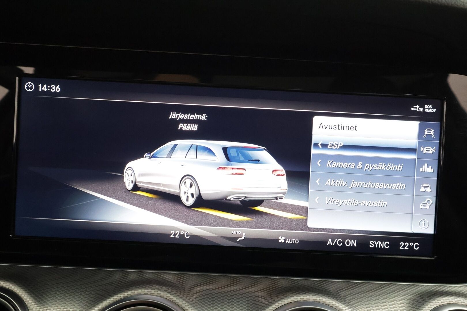 Mercedes-Benz E 2018 200 d T A Edition One Business * Suomi-auto / Vakkari / P.kamera / LED / Navi / Puolinahat / Sähkökontti * - Kahdet renkaat aluvanteilla / Merkkihuollettu / Lohkolämmitin