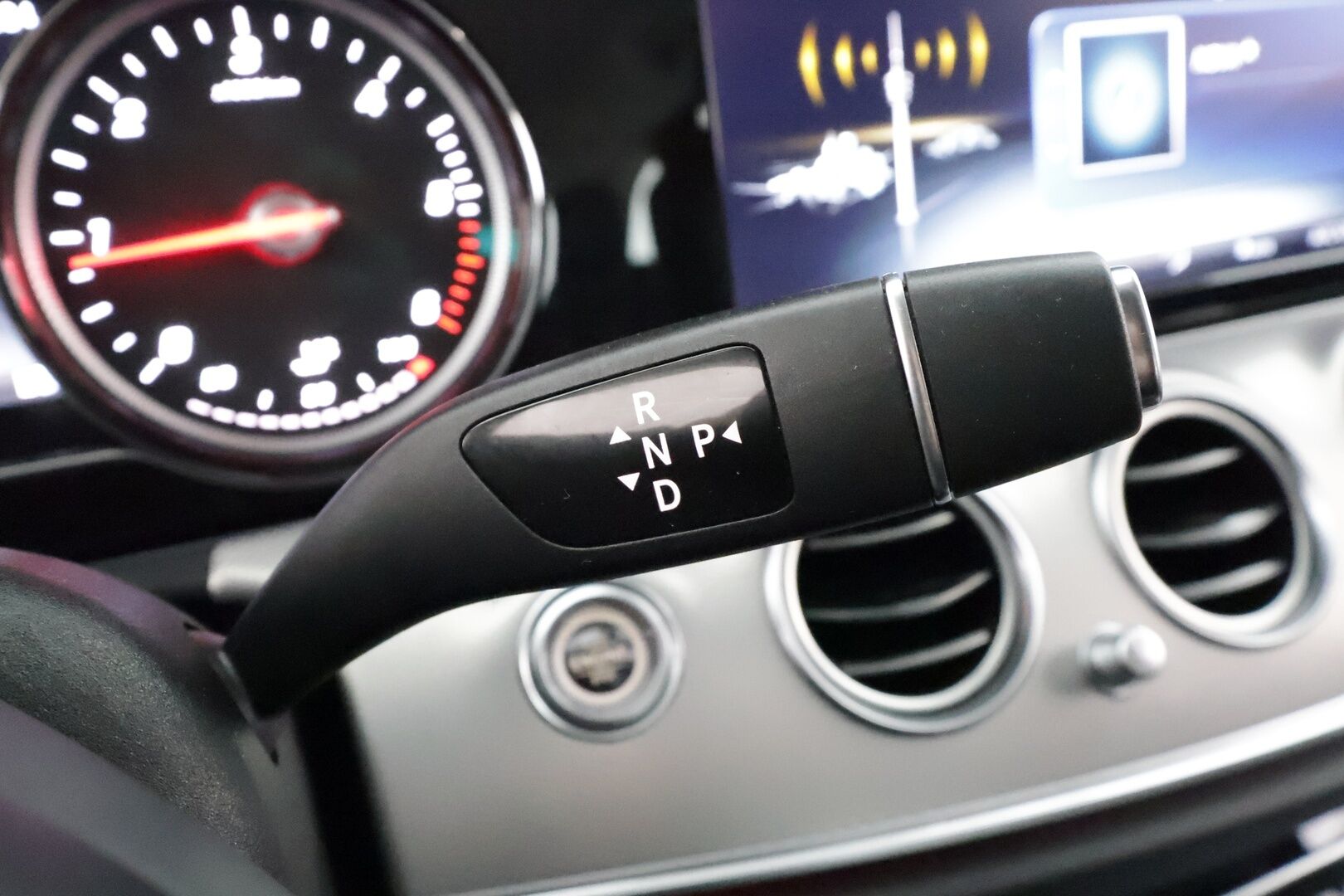 Mercedes-Benz E 2018 200 d T A Edition One Business * Suomi-auto / Vakkari / P.kamera / LED / Navi / Puolinahat / Sähkökontti * - Kahdet renkaat aluvanteilla / Merkkihuollettu - HULLU BLACKWEEK KORKOTARJOUS 2,49%