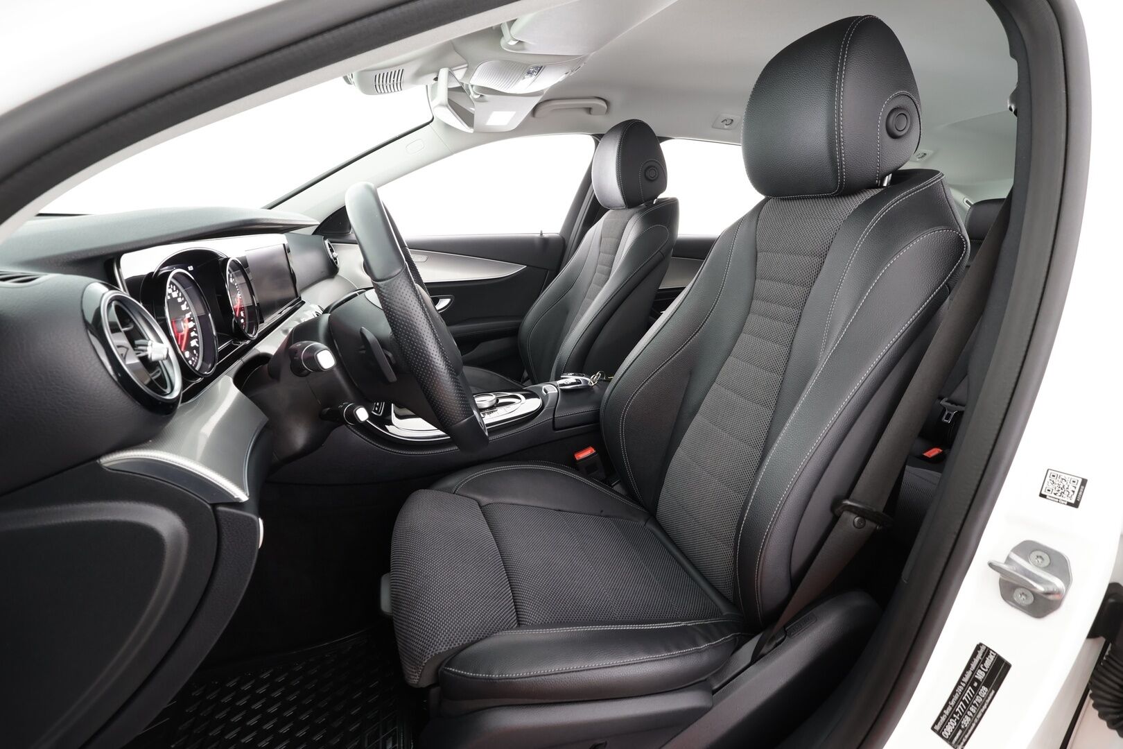 Mercedes-Benz E 2018 200 d T A Edition One Business * Suomi-auto / Vakkari / P.kamera / LED / Navi / Puolinahat / Sähkökontti * - Kahdet renkaat aluvanteilla / Merkkihuollettu / Lohkolämmitin