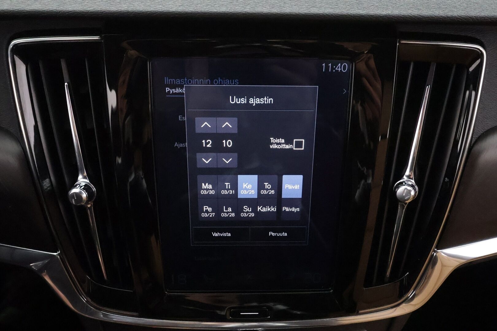 Volvo V90 Cross Country 2018 D4 AWD Business Plus aut * ACC / Webasto / Koukku / Ruskeat nahat / Navi / LED / Keyless / Ratinlämmitin * - EI AD-Blueta! / Suomi-auto / Kahdet renkaat aluvanteilla