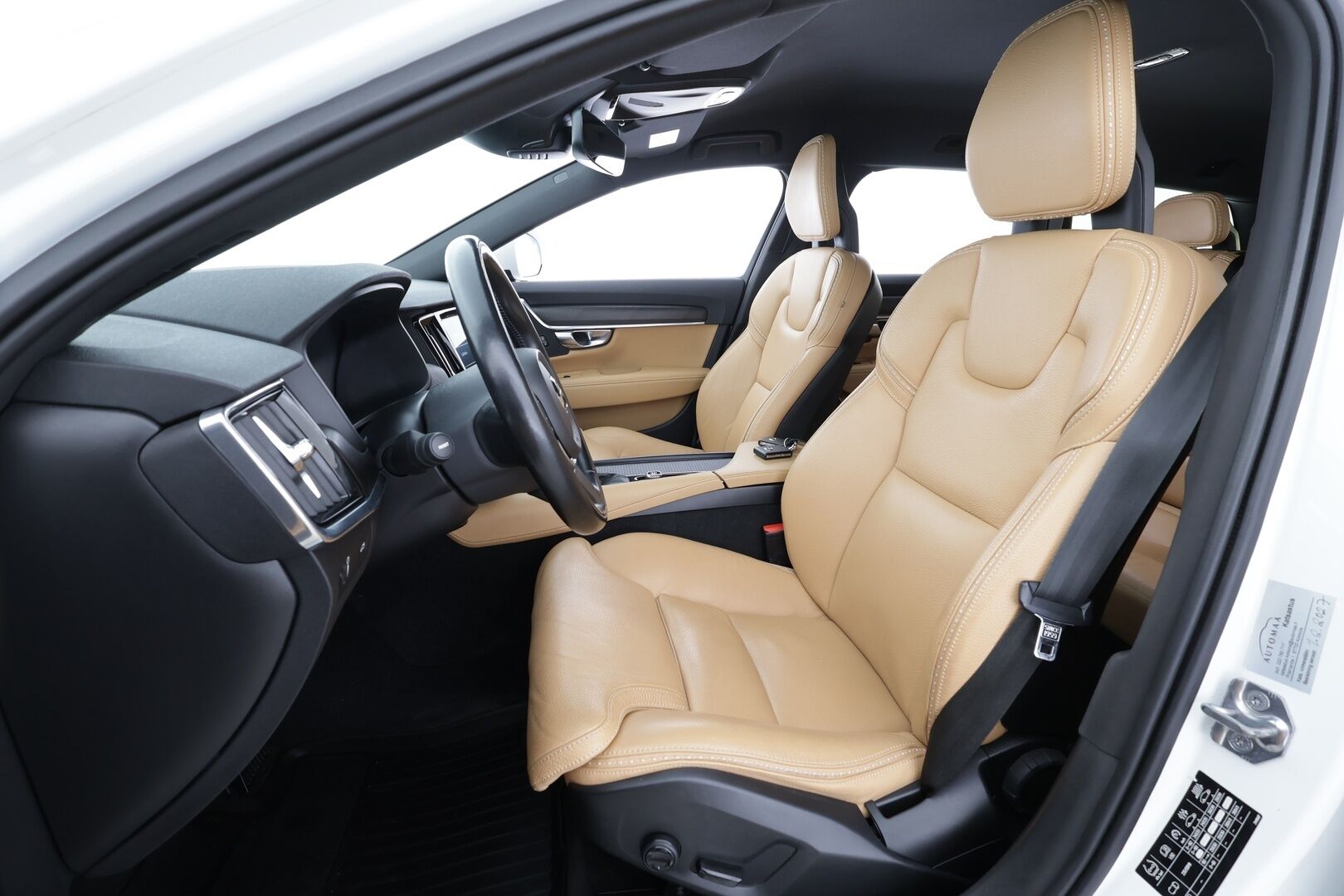 Volvo V90 Cross Country 2018 D4 AWD Business Plus aut * ACC / Webasto / Koukku / Ruskeat nahat / Navi / LED / Keyless / Ratinlämmitin * - EI AD-Blueta! / Suomi-auto / Kahdet renkaat aluvanteilla