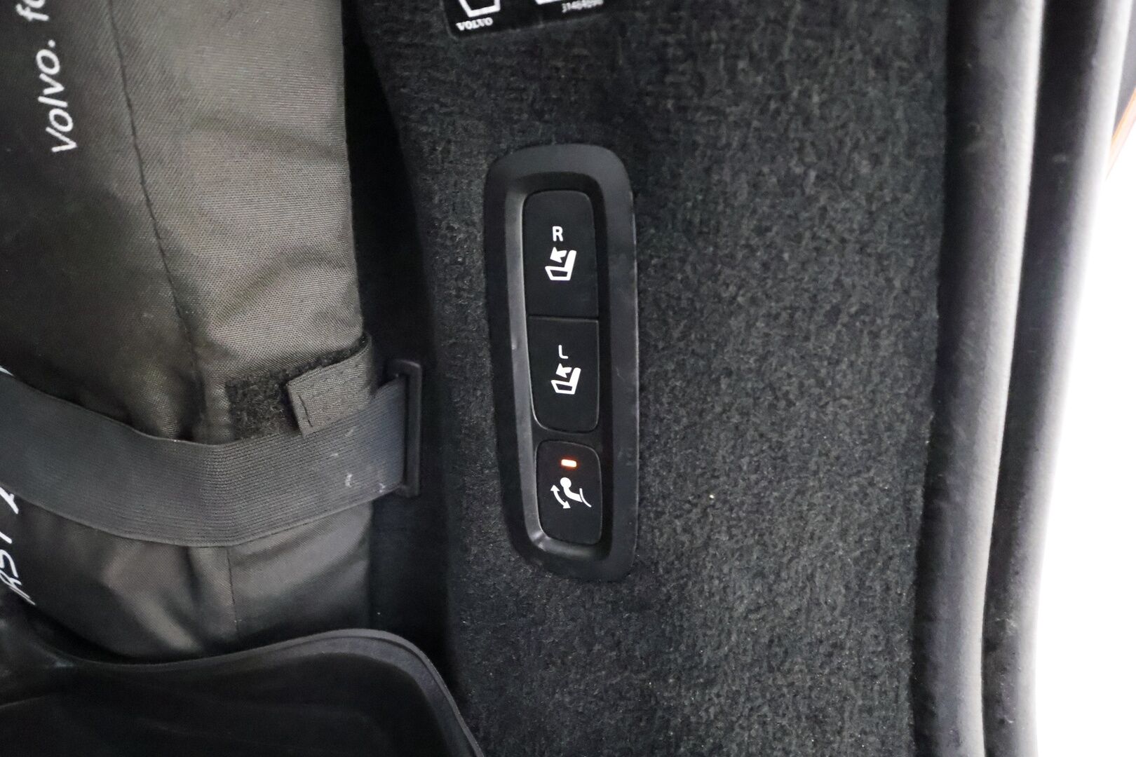 Volvo V90 Cross Country 2018 D4 AWD Business Plus aut * ACC / Webasto / Koukku / Ruskeat nahat / Navi / LED / Keyless / Ratinlämmitin * - EI AD-Blueta! / Suomi-auto / Kahdet renkaat aluvanteilla