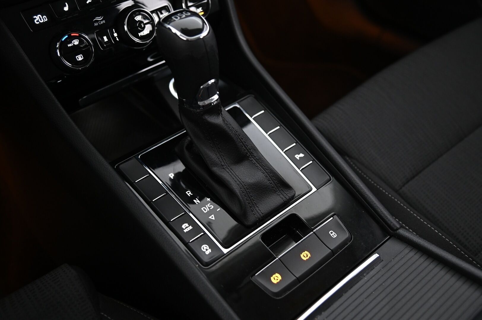 Skoda Superb 2018 Combi 1,4 TSI ACT Ambition BusinessLine DSG Autom *Webasto / Suomi-auto / Appconnect / Lämmitettävä ohjauspyörä* - *2X Renkaat aluvanteilla / jakopää tehty 2024 / LED Lisävalo*