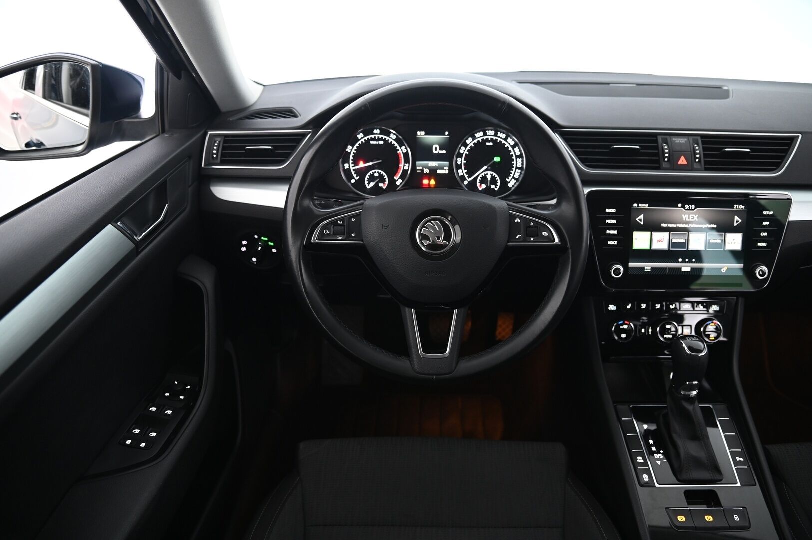 Skoda Superb 2018 Combi 1,4 TSI ACT Ambition BusinessLine DSG Autom *Webasto / Suomi-auto / Appconnect / Lämmitettävä ohjauspyörä* - *2X Renkaat aluvanteilla / jakopää tehty 2024 / LED Lisävalo*