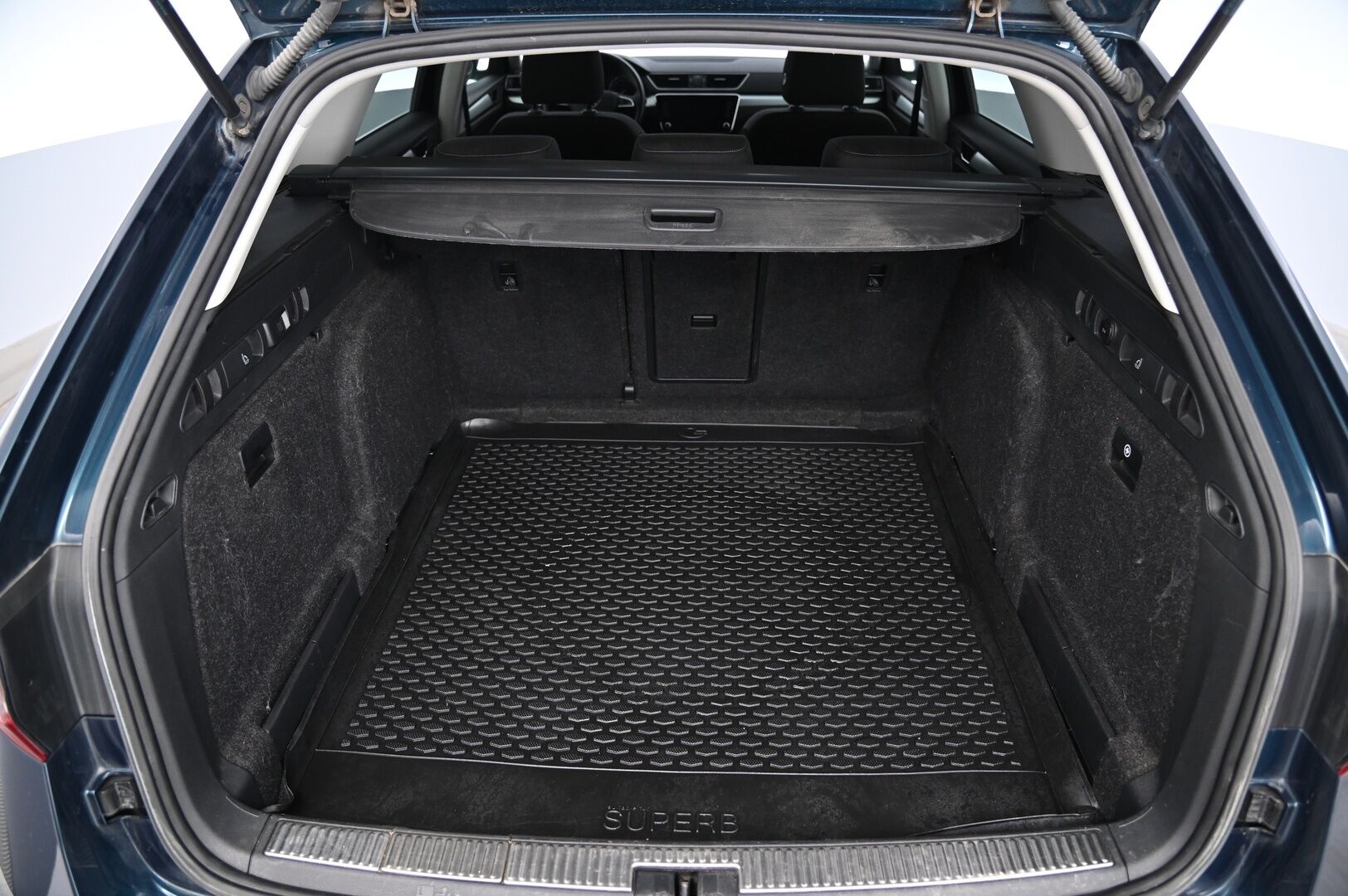 Skoda Superb 2018 Combi 1,4 TSI ACT Ambition BusinessLine DSG Autom *Webasto / Suomi-auto / Appconnect / Lämmitettävä ohjauspyörä* - *2X Renkaat aluvanteilla / jakopää tehty 2024 / LED Lisävalo*