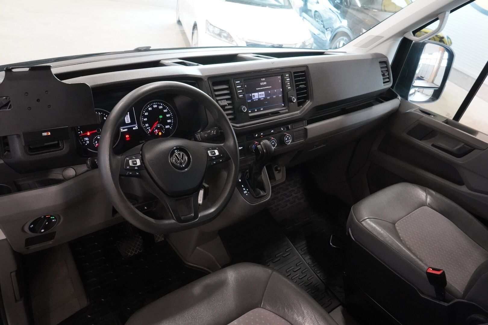 Volkswagen Crafter 2018 2.0 TDI Carsport VIP GLE 9-paikkainen Esteetön - ALV | Sähköovet | Invahissi | Ground Zero-hifit | Carsport-design | Peruutuskamera | Sähkötoiminen liukuovi | Asiallinen huoltohistoria | Katsastettu 6/26