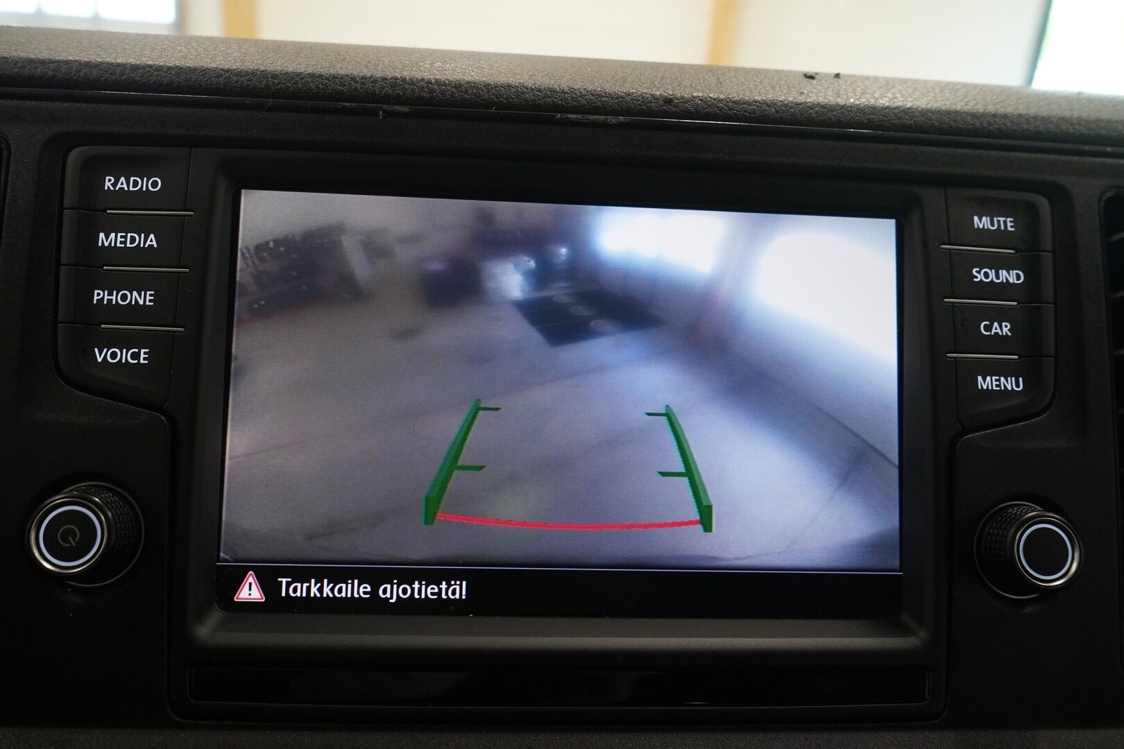 Volkswagen Crafter 2018 2.0 TDI Carsport VIP GLE 9-paikkainen Esteetön - ALV | Sähköovet | Invahissi | Ground Zero-hifit | Carsport-design | Peruutuskamera | Sähkötoiminen liukuovi | Asiallinen huoltohistoria | Katsastettu 6/26
