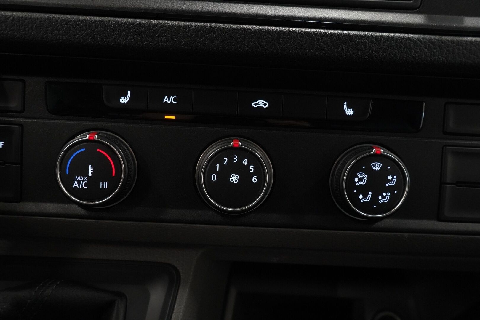Volkswagen Crafter 2018 2.0 TDI Carsport VIP GLE 9-paikkainen Esteetön - ALV | Sähköovet | Invahissi | Ground Zero-hifit | Carsport-design | Peruutuskamera | Sähkötoiminen liukuovi | Asiallinen huoltohistoria | Katsastettu 6/26