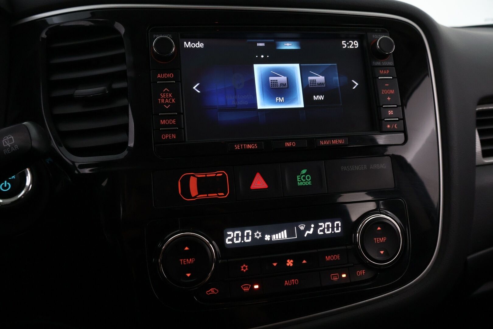 Mitsubishi Outlander 2014 MYYDÄÄN HUUTOKAUPAT.COM