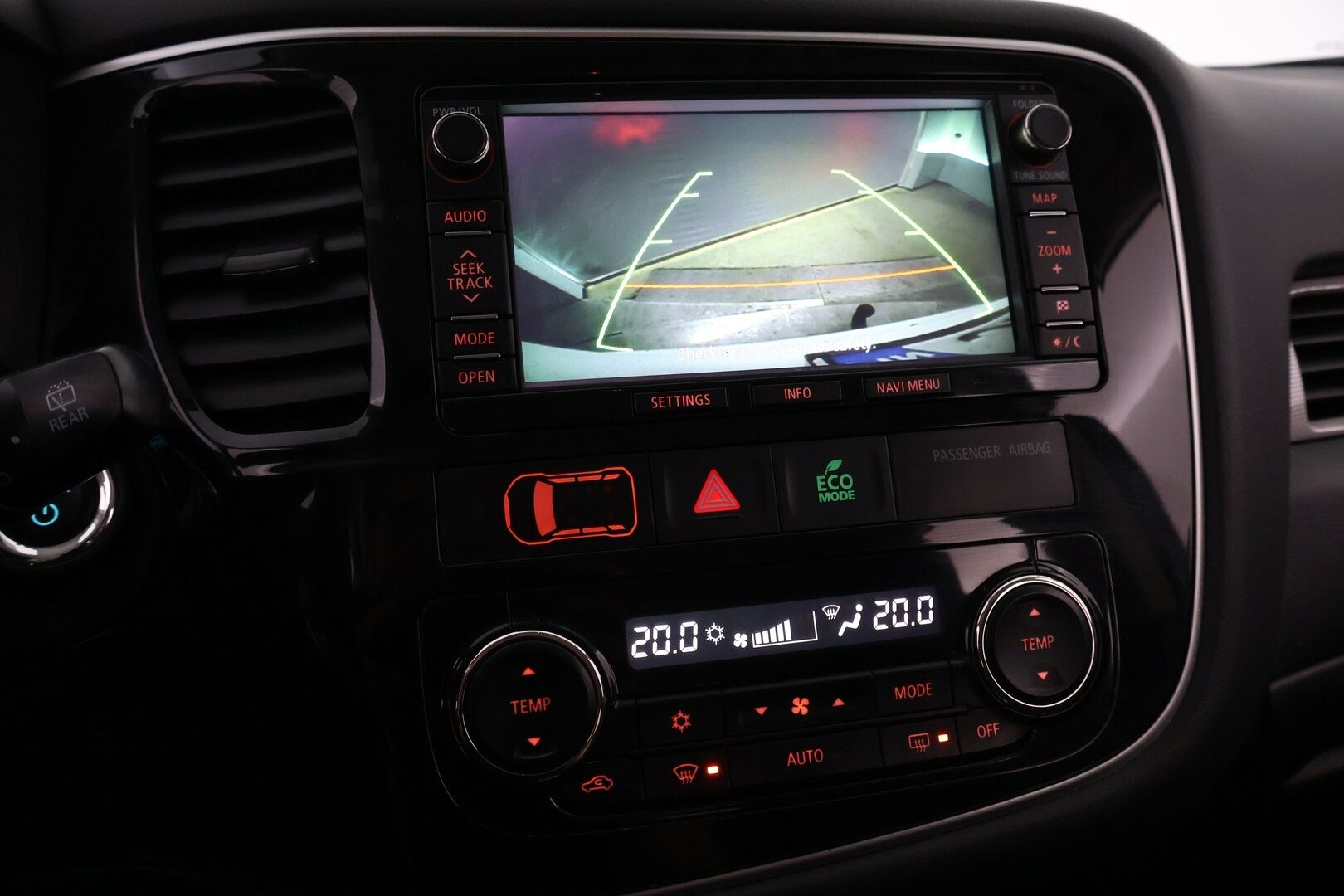 Mitsubishi Outlander 2014 MYYDÄÄN HUUTOKAUPAT.COM