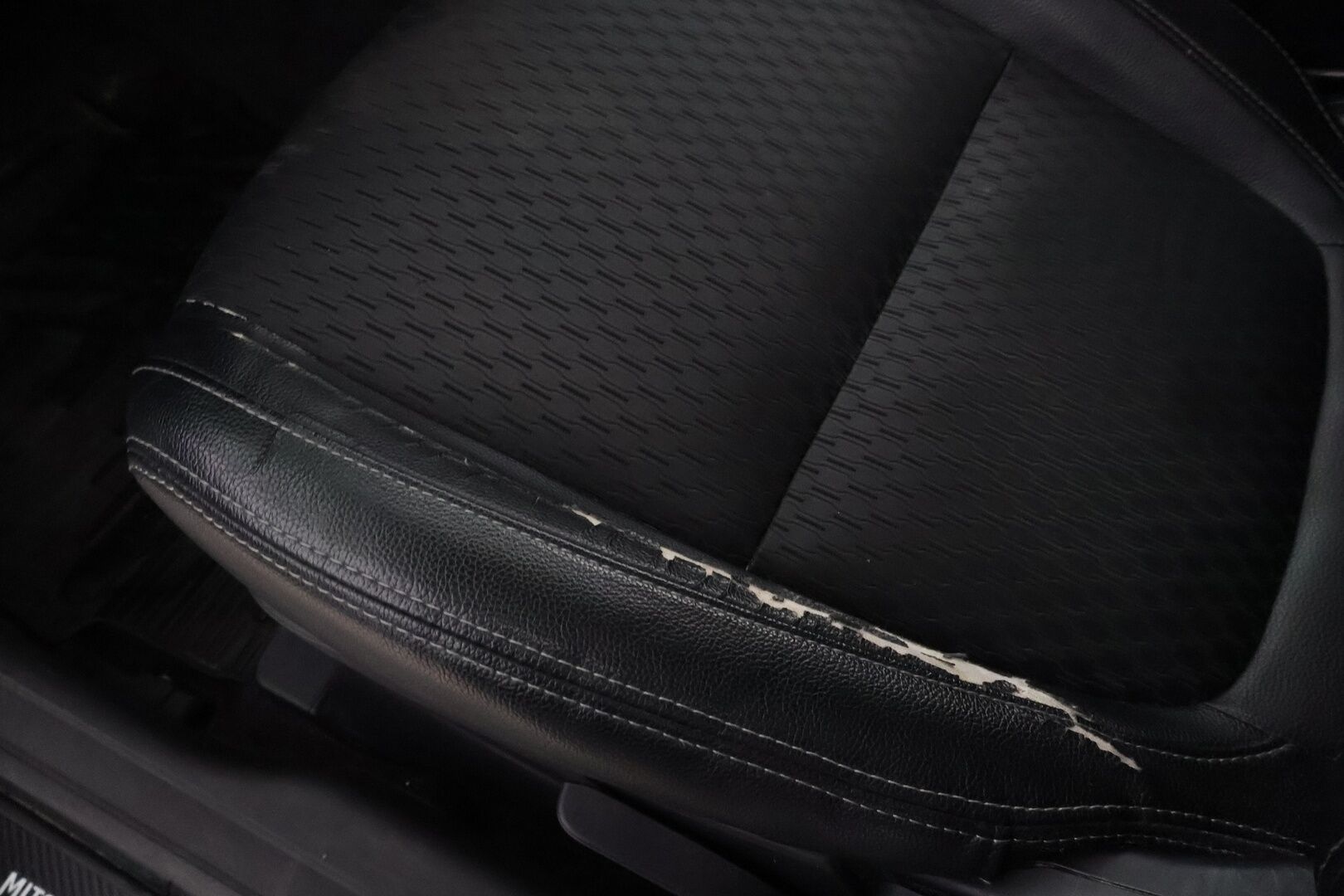 Mitsubishi Outlander 2014 MYYDÄÄN HUUTOKAUPAT.COM