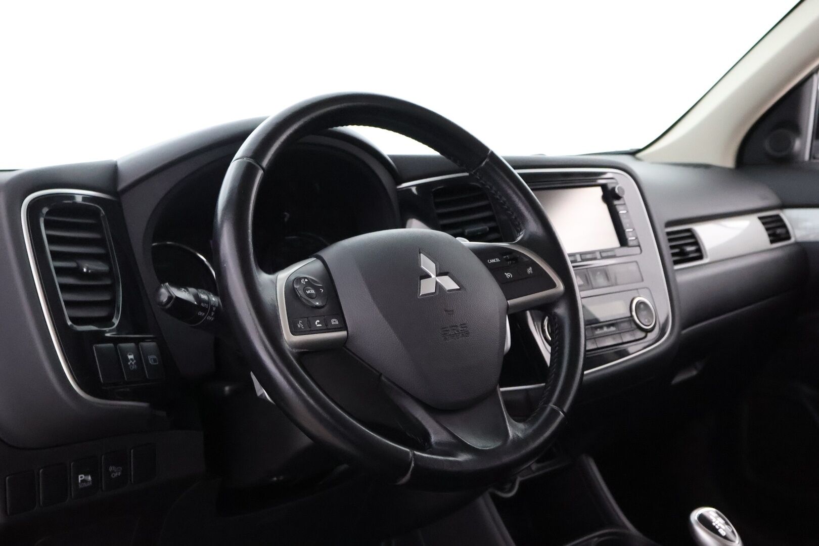 Mitsubishi Outlander 2014 MYYDÄÄN HUUTOKAUPAT.COM