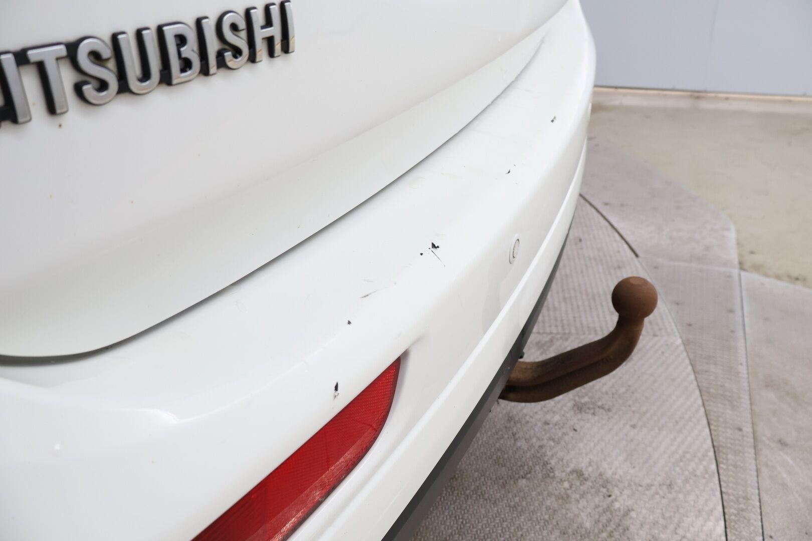 Mitsubishi Outlander 2014 MYYDÄÄN HUUTOKAUPAT.COM