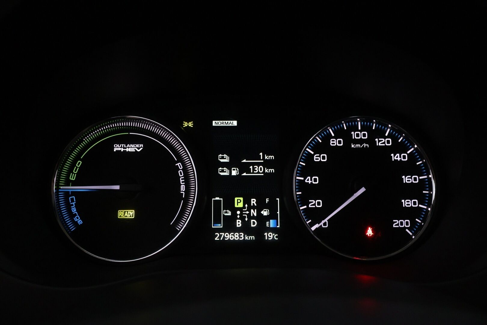 Mitsubishi Outlander 2014 MYYDÄÄN HUUTOKAUPAT.COM