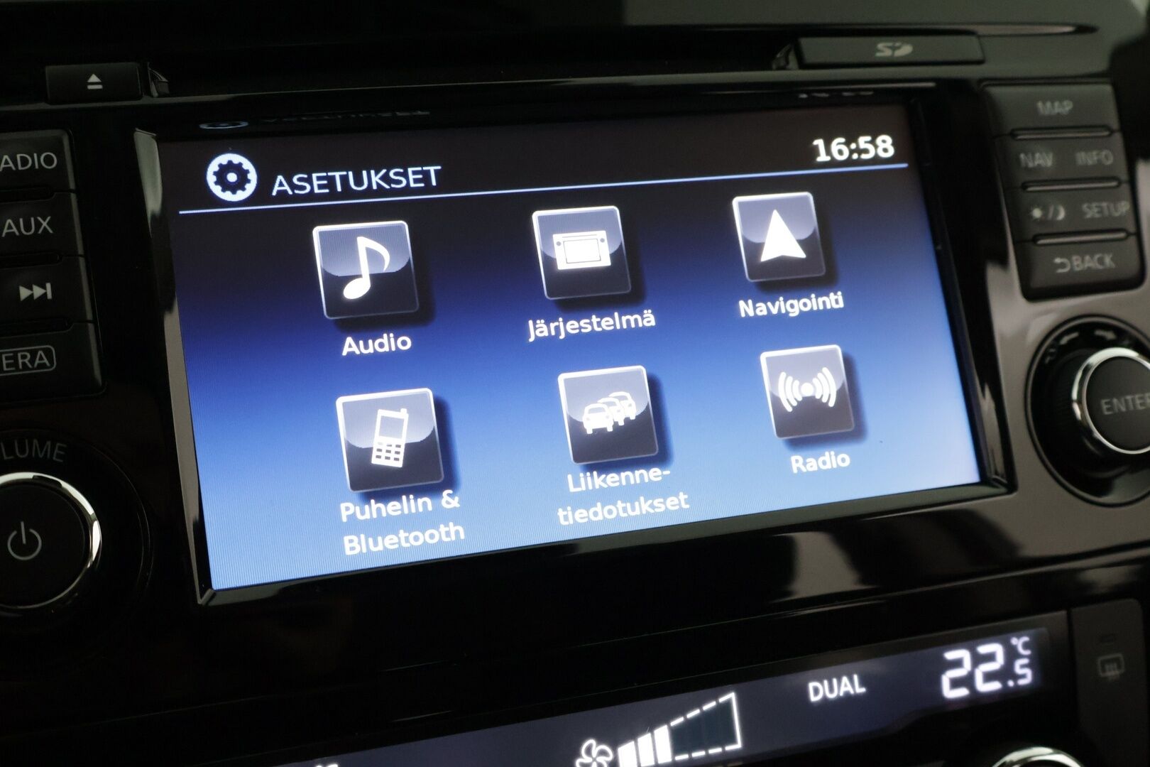 Nissan Qashqai 2018 DIG-T 115 Acenta 2WD Xtronic Connect PFEB *Vakkari / P-kamera / Koukku / Lohko+sisäpuhallin / Kaistavahti* - 1-om. Suomi-auto / Merkkihuollettu / 2x aluvanteet / Uudet Laatunastat!