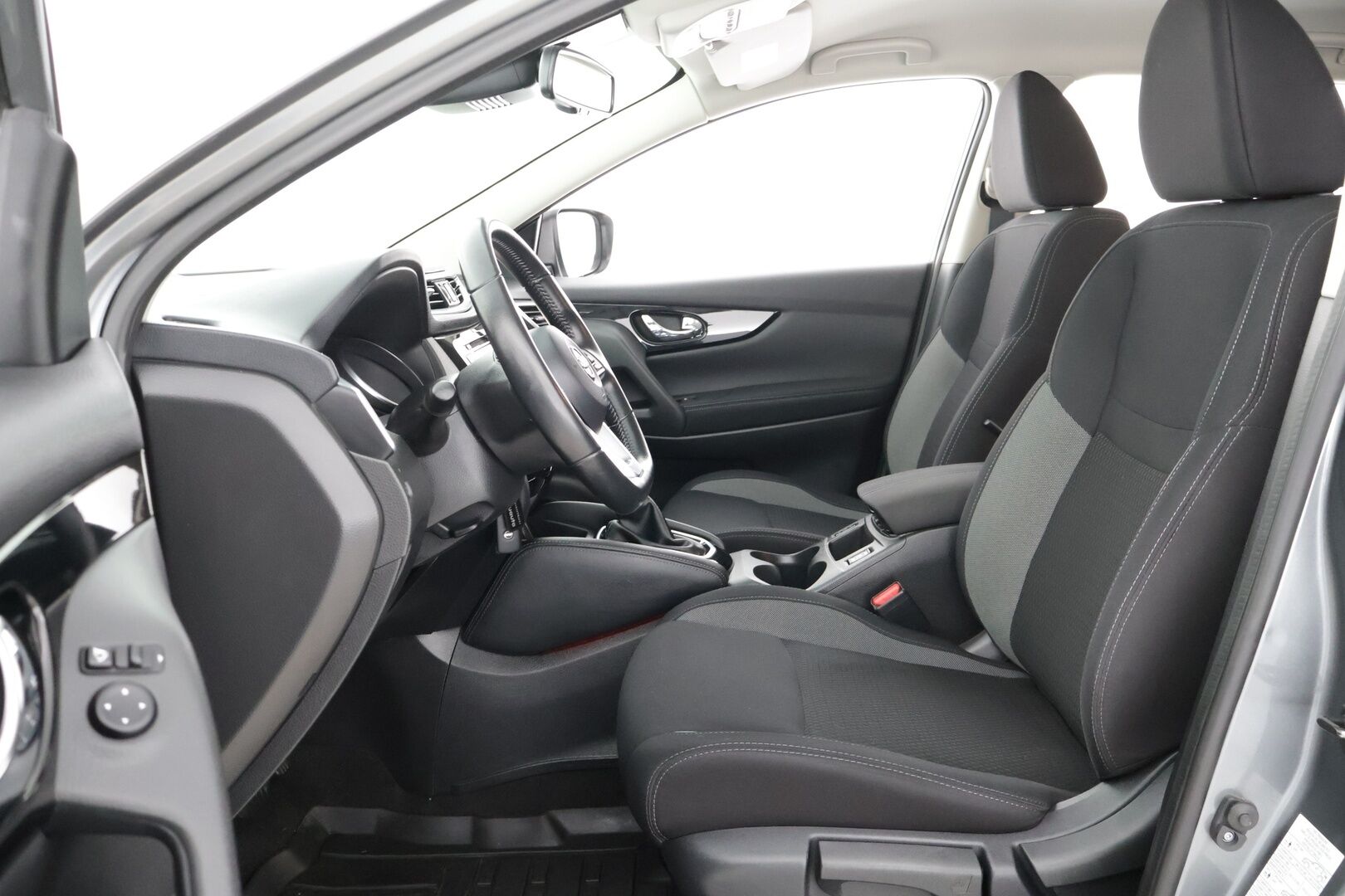 Nissan Qashqai 2018 DIG-T 115 Acenta 2WD Xtronic Connect PFEB *Vakkari / P-kamera / Koukku / Lohko+sisäpuhallin / Kaistavahti* - 1-om. Suomi-auto / Merkkihuollettu / 2x aluvanteet / Uudet Laatunastat!