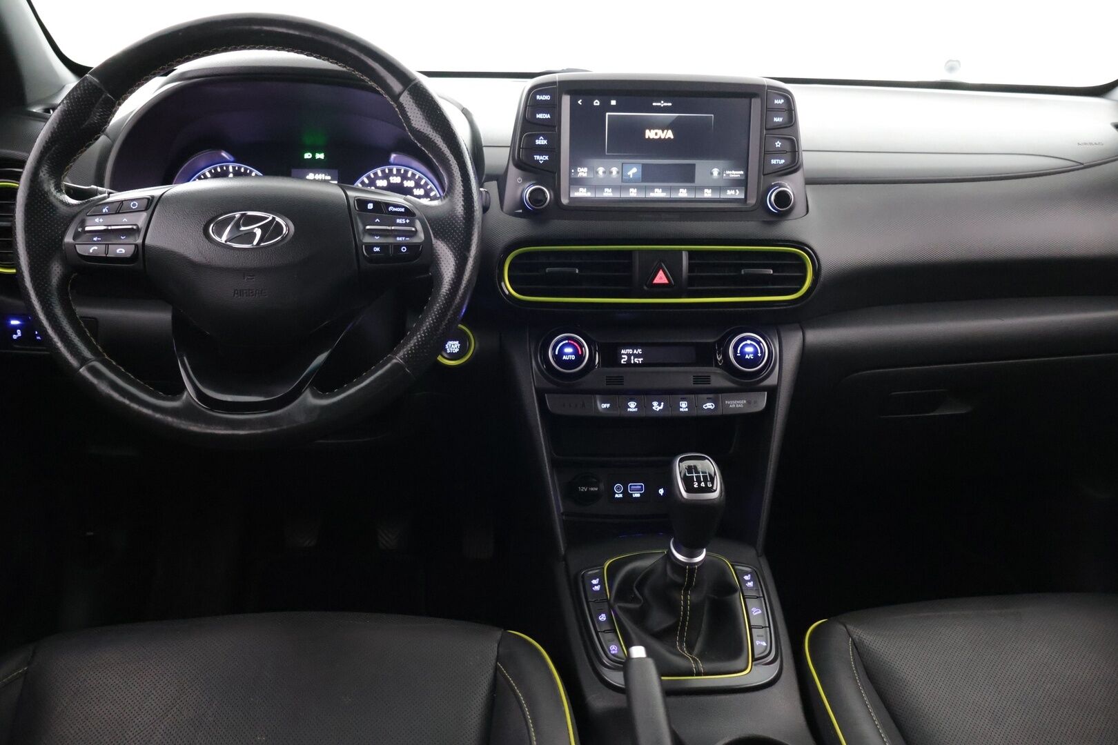 Hyundai KONA 2018 1,0 T-GDI 6MT Style Launch Edition//Ilmastoidutpenkit//Kaistavahti//ratinlämmitin//HUD// - | Suomi-auto | Tutkat | P.kamera | Kaistavahti | Blis |