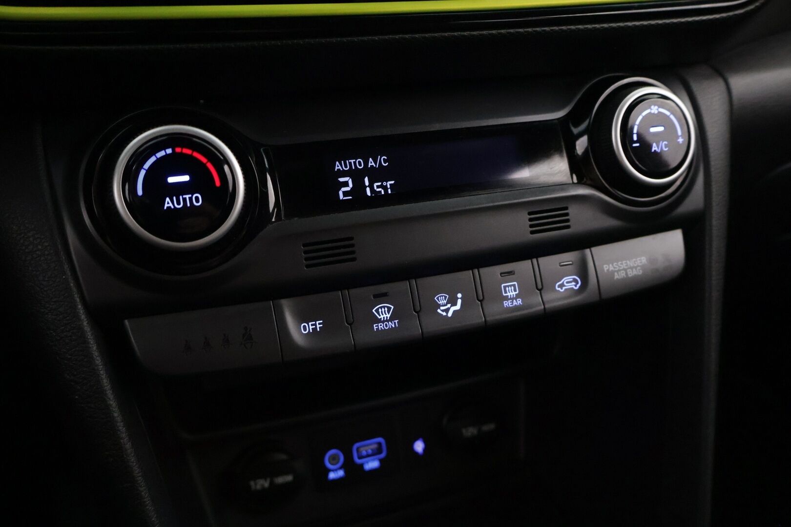Hyundai KONA 2018 1,0 T-GDI 6MT Style Launch Edition//Ilmastoidutpenkit//Kaistavahti//ratinlämmitin//HUD// - | Suomi-auto | Tutkat | P.kamera | Kaistavahti | Blis |