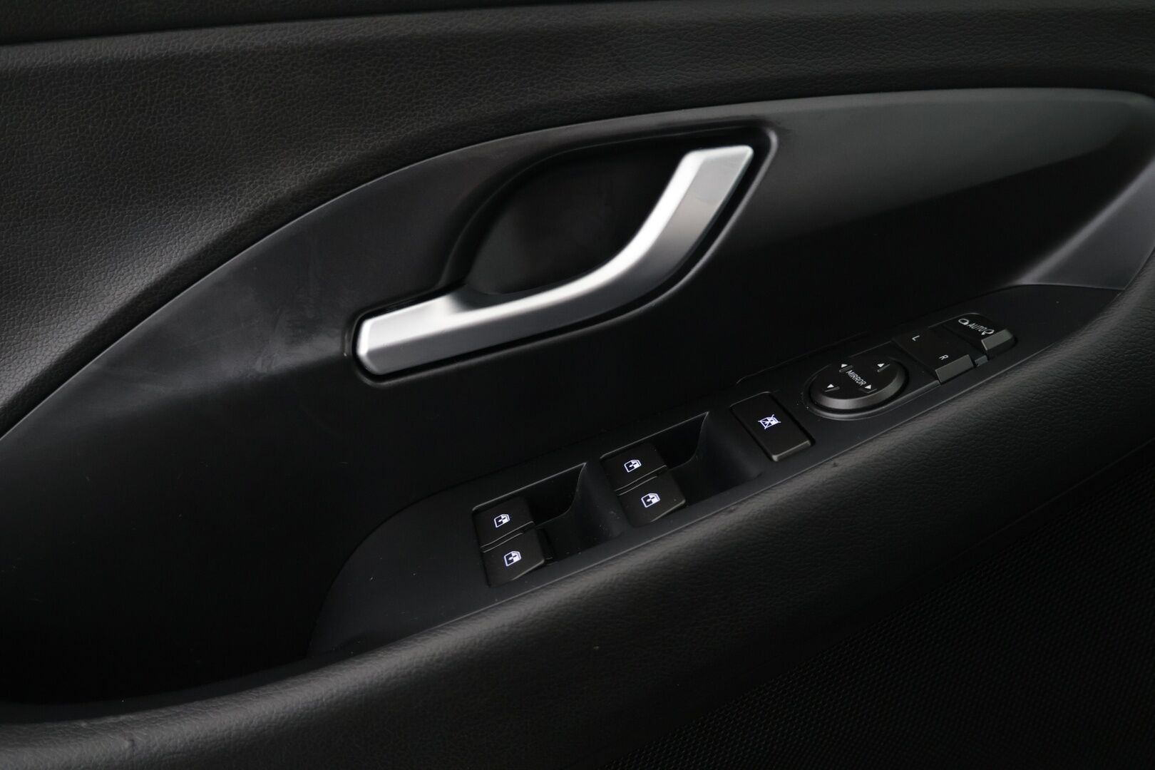 Hyundai i30 Fastback 2018 1,4 T-GDI Comfort Limited / Ratinlämmitin / Vakkari - Siisti! / Hyvin huollettu / Hyvät varusteet - HULLUT AVAJAISHULINAT KORKOTARJOUS 3,29 %