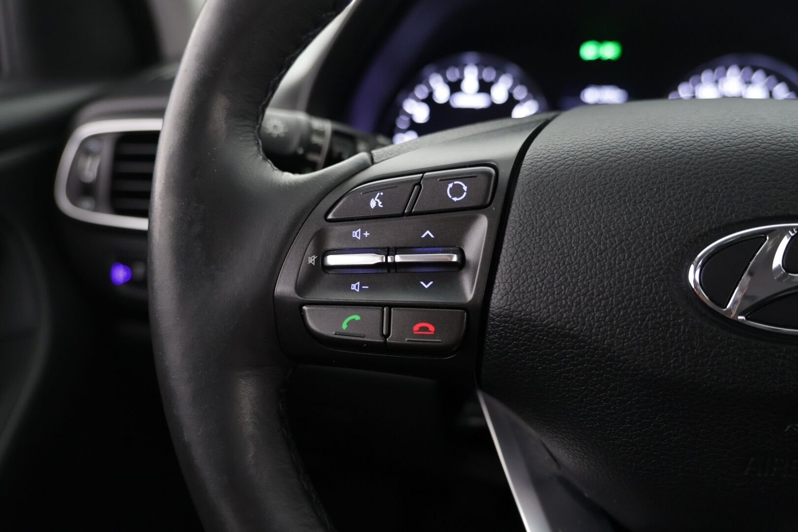 Hyundai i30 Fastback 2018 1,4 T-GDI Comfort Limited / Ratinlämmitin / Vakkari - Siisti! / Hyvin huollettu / Hyvät varusteet - HULLUT AVAJAISHULINAT KORKOTARJOUS 3,29 %