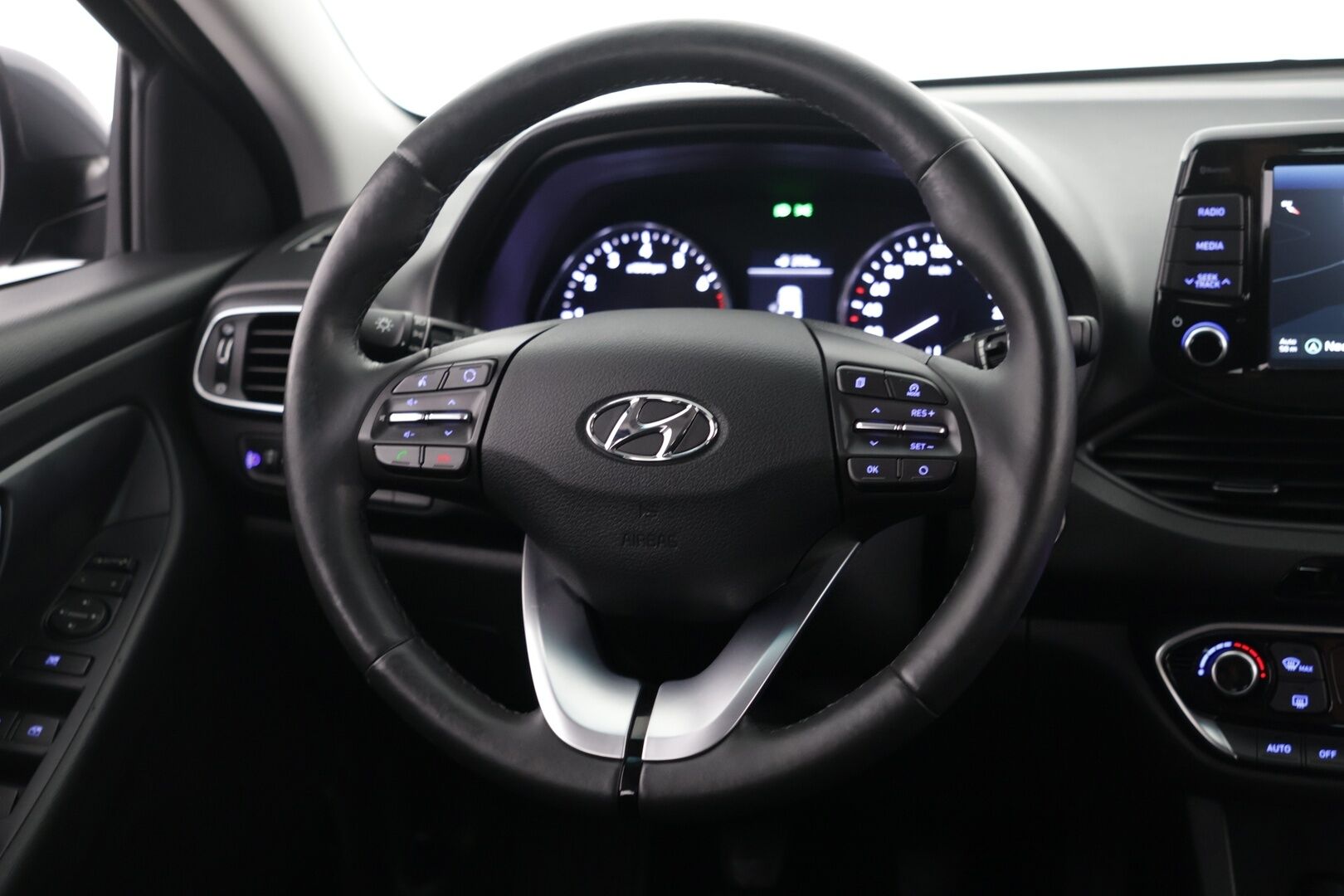 Hyundai i30 Fastback 2018 1,4 T-GDI Comfort Limited / Ratinlämmitin / Vakkari - Siisti! / Hyvin huollettu / Hyvät varusteet - HULLUT AVAJAISHULINAT KORKOTARJOUS 3,29 %