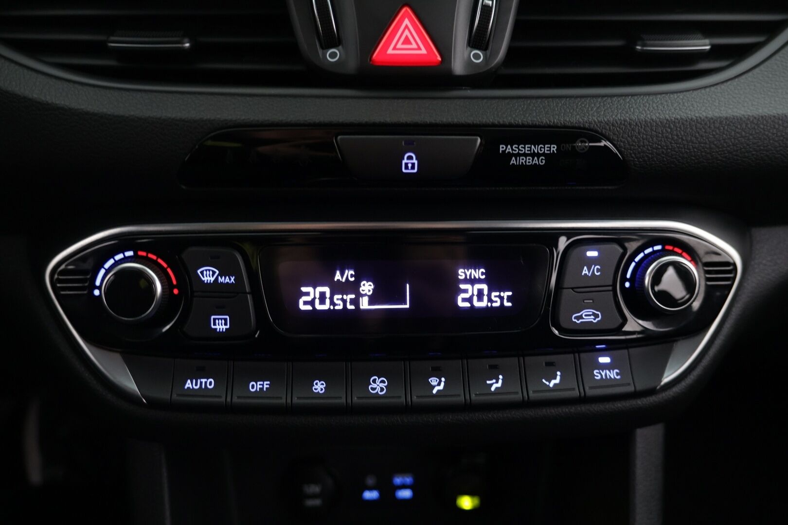 Hyundai i30 Fastback 2018 1,4 T-GDI Comfort Limited / Ratinlämmitin / Vakkari - Siisti! / Hyvin huollettu / Hyvät varusteet - HULLUT AVAJAISHULINAT KORKOTARJOUS 3,29 %