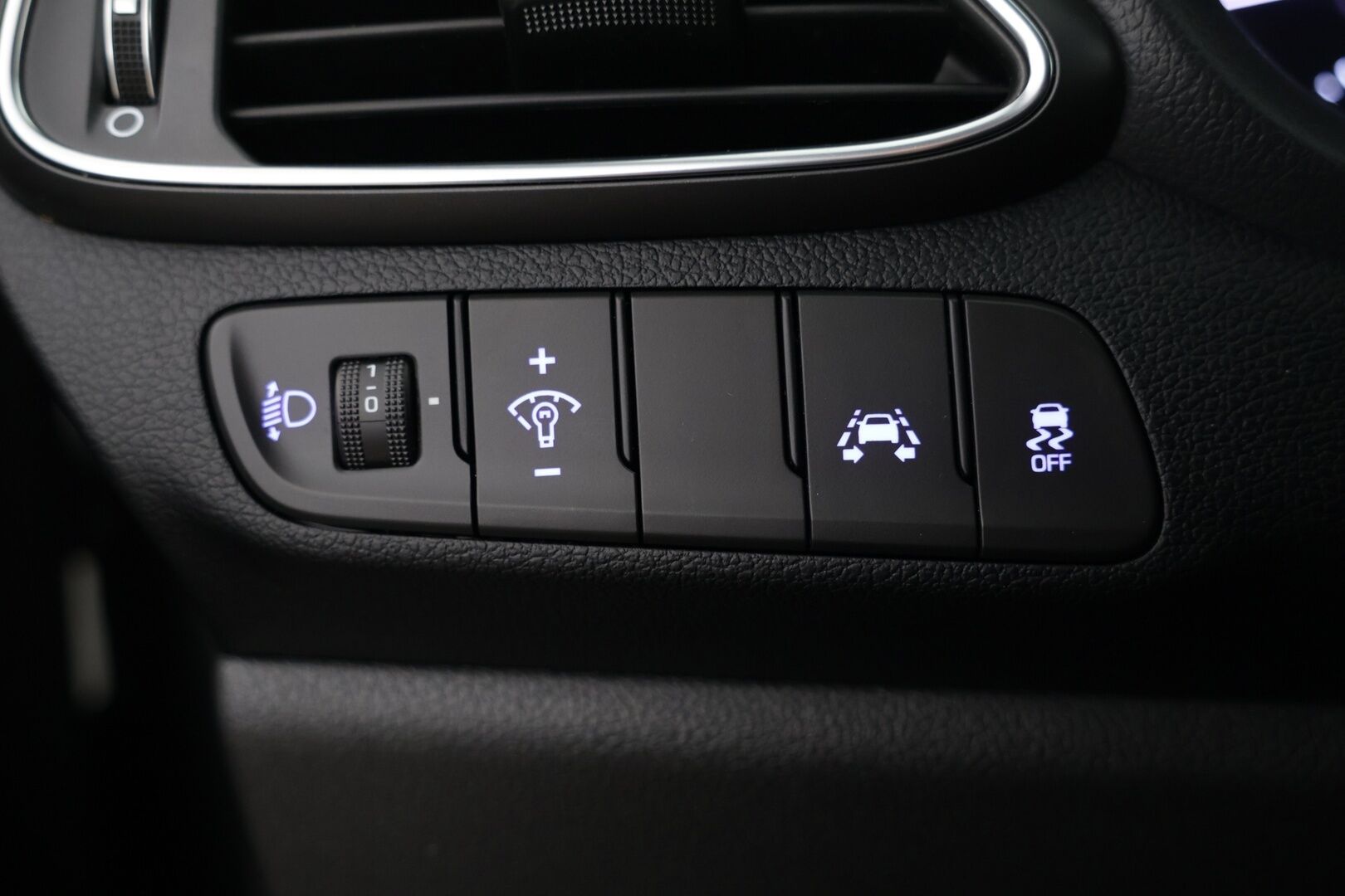 Hyundai i30 Fastback 2018 1,4 T-GDI Comfort Limited / Ratinlämmitin / Vakkari - Siisti! / Hyvin huollettu / Hyvät varusteet - HULLUT AVAJAISHULINAT KORKOTARJOUS 3,29 %