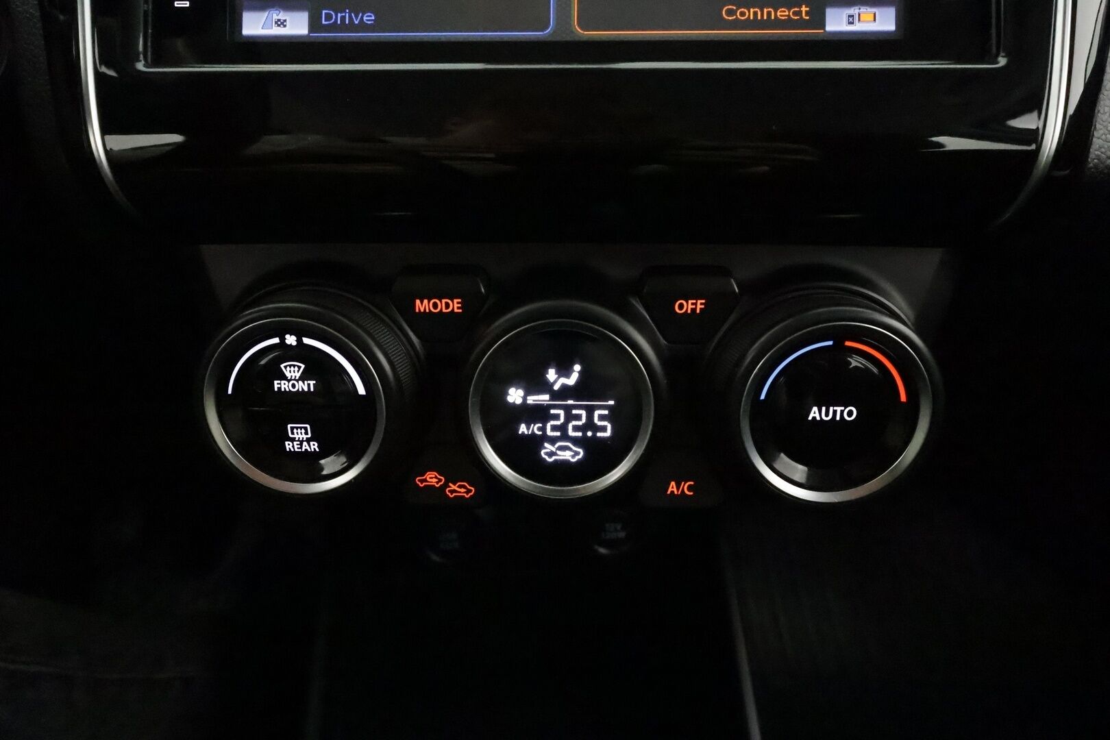 Suzuki Swift 2018 1,2 DUALJET 4WD GLX 5MT HYBRID **Adapt.vakkari / P.kamera / Koukku / Navi / Auto ilmastointi / LED** - Suomi-auto / Merkkihuollettu / Kahdet renkaat aluvanteilla / KeylessGo