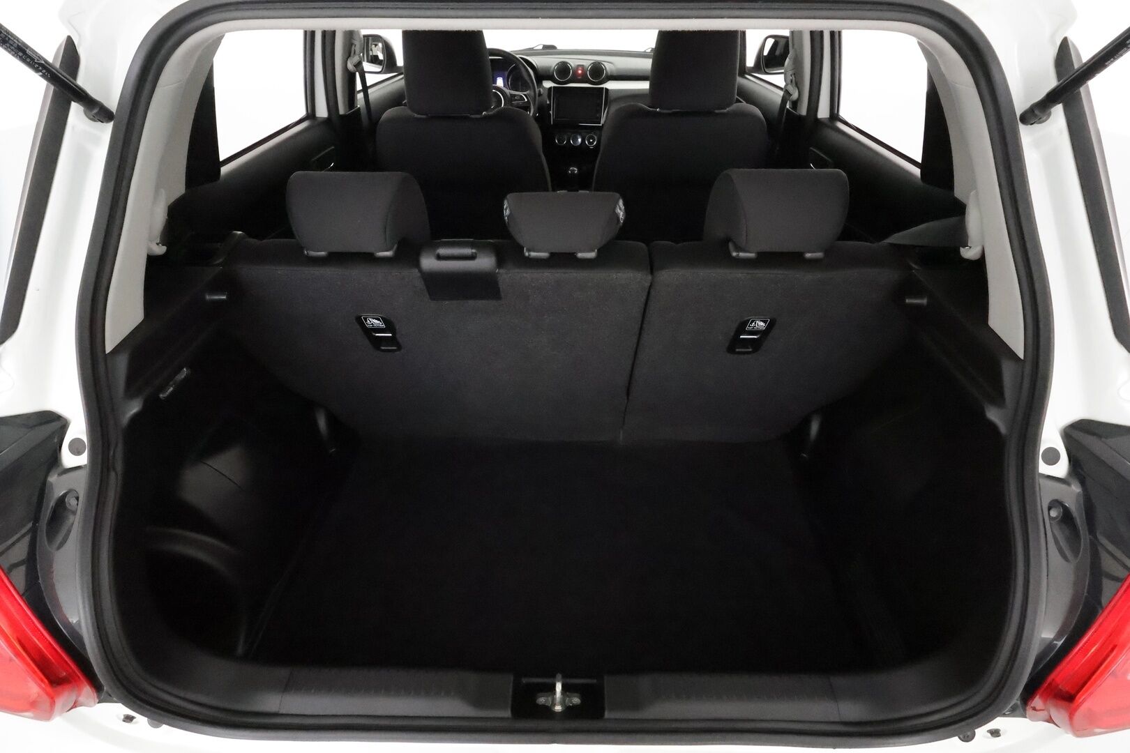 Suzuki Swift 2018 1,2 DUALJET 4WD GLX 5MT HYBRID **Adapt.vakkari / P.kamera / Koukku / Navi / Auto ilmastointi / LED** - Suomi-auto / Merkkihuollettu / Kahdet renkaat aluvanteilla / KeylessGo