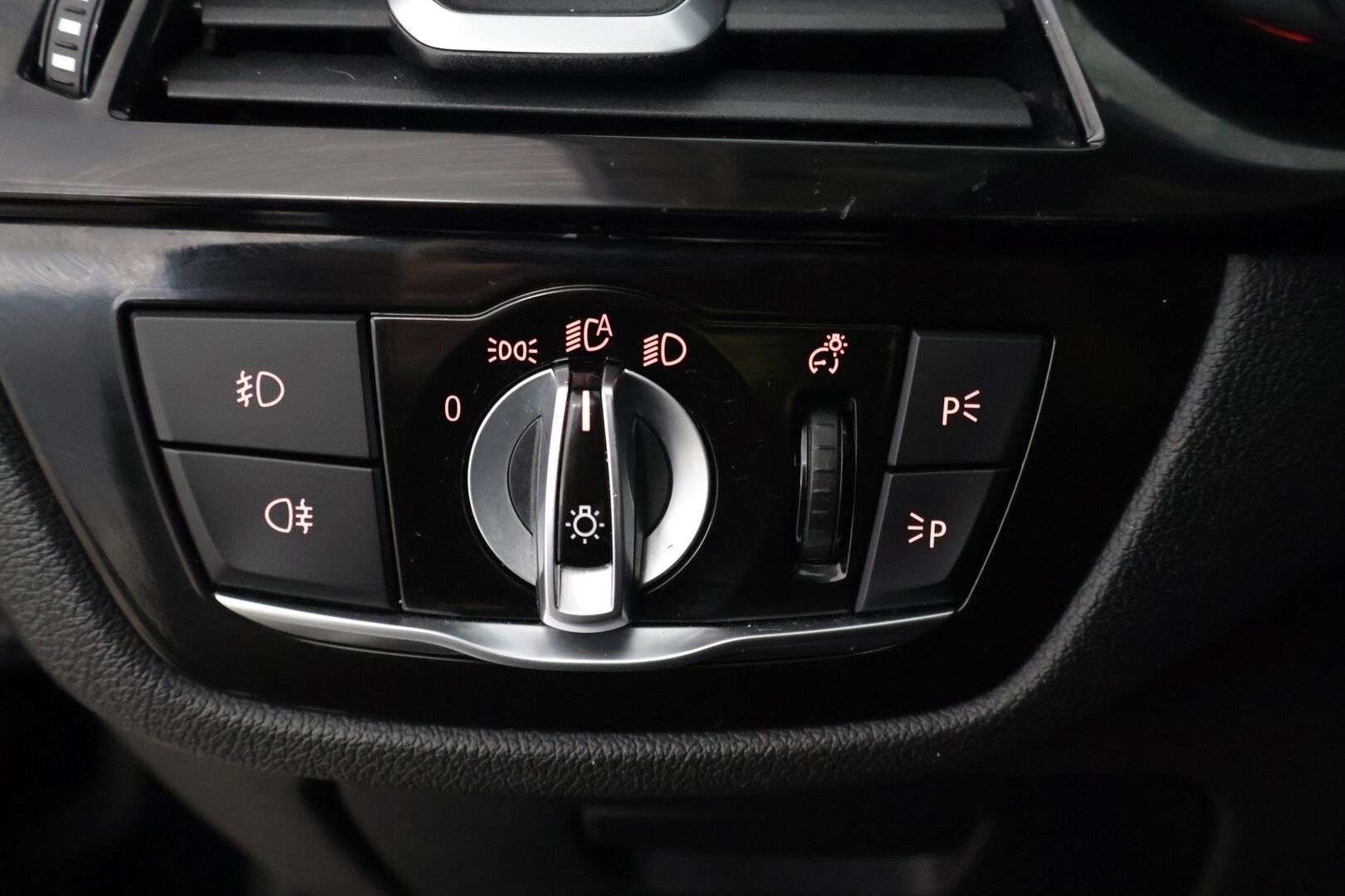 BMW 520 2018 G30 Sedan 520d A xDrive Winter Exclusive *Webasto / Nahat / Tutkat / LED / Vakkari* - *Suomi auto / 2x Renkaat / Webasto*