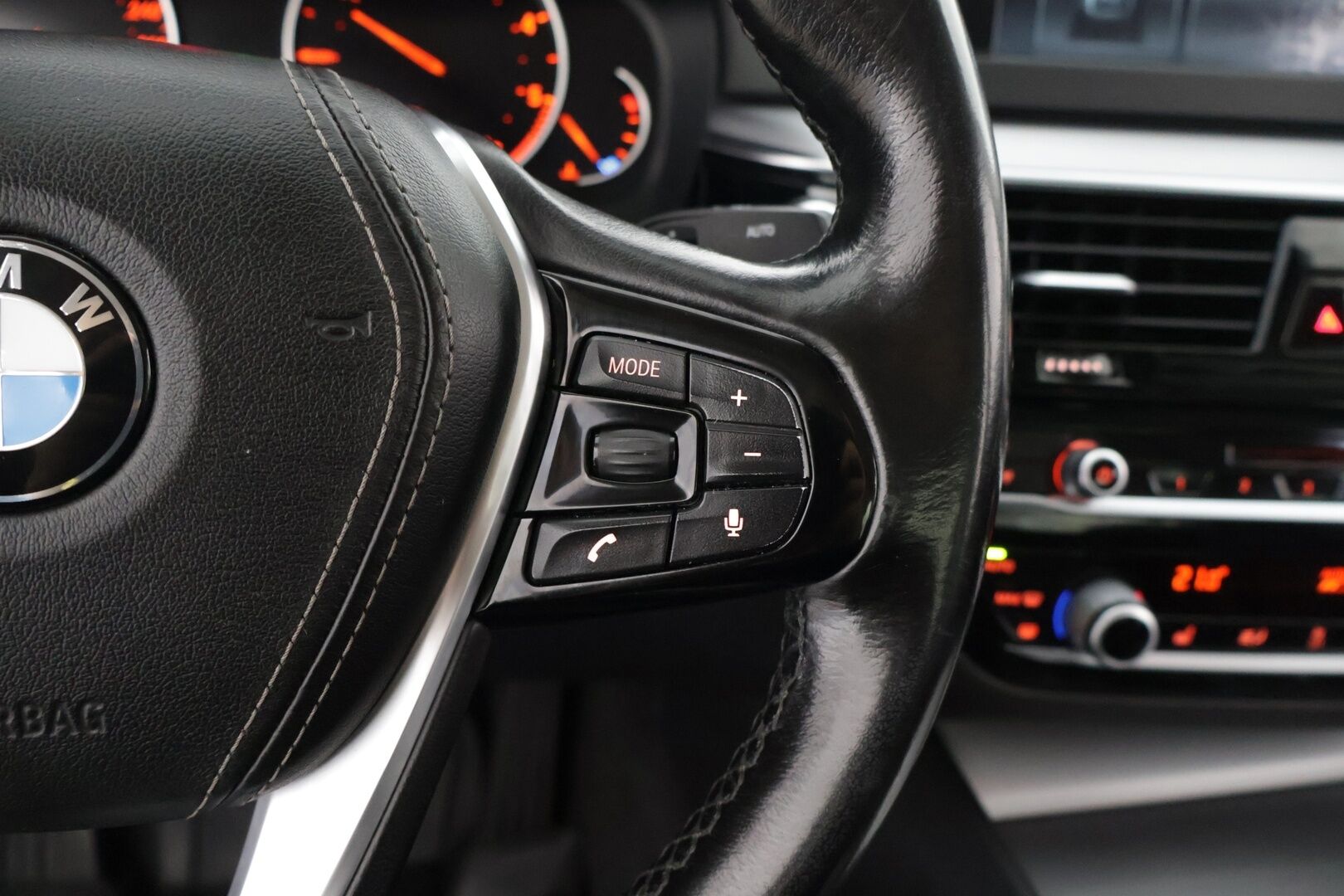 BMW 520 2018 G30 Sedan 520d A xDrive Winter Exclusive *Webasto / Nahat / Tutkat / LED / Vakkari* - *Suomi auto / 2x Renkaat / Webasto*