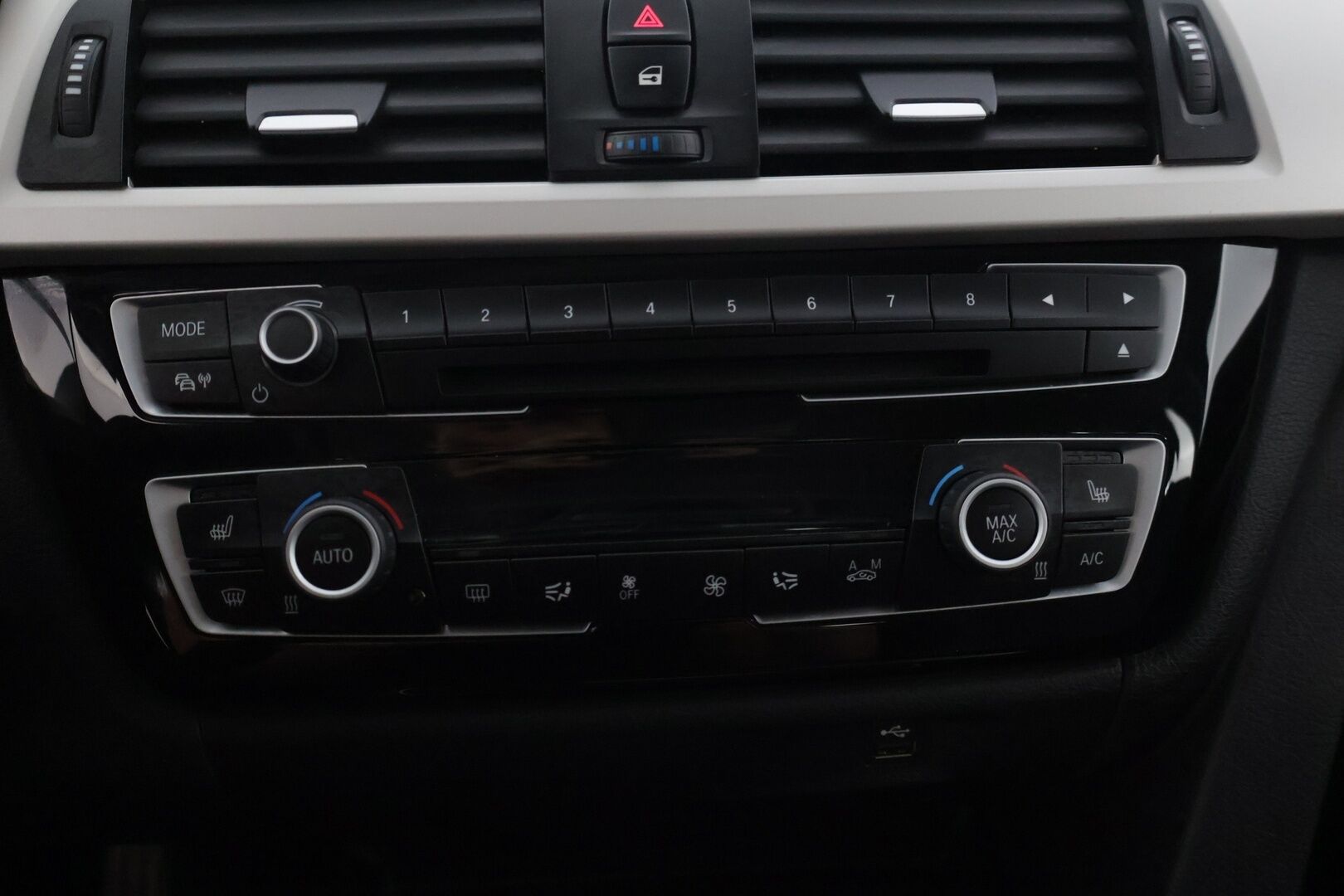 BMW 320 2018 F31 Touring 320i A xDrive Business Exclusive - | Hifit | Nahkat | Neliveto | Proffa Navi | Suomi-Auto | Ratinlämmitys |