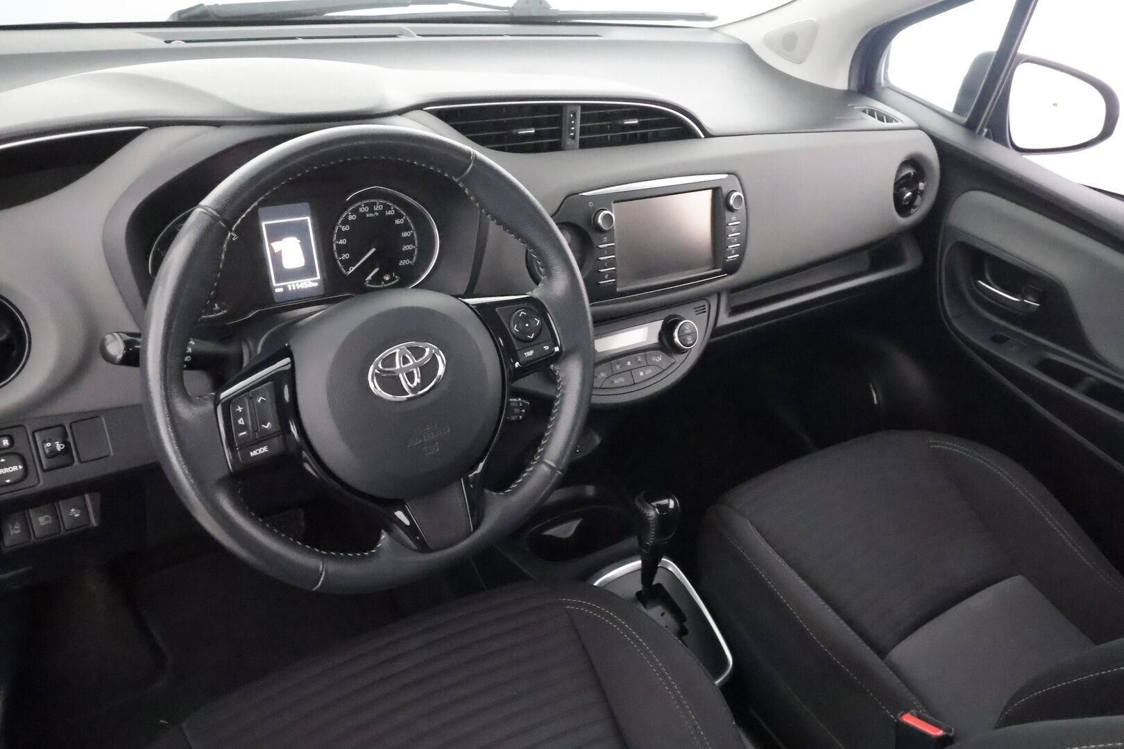 Toyota Yaris 2018 1,5 Hybrid Active 5ov - | Vakkari | P.kamera | Lohkolämmitin | Navi | Bluetooth | Kaistavahti | PCS | RSA | Aut. ilmastointi | Merkkihuollettu | 2x renkaat aluin | 
