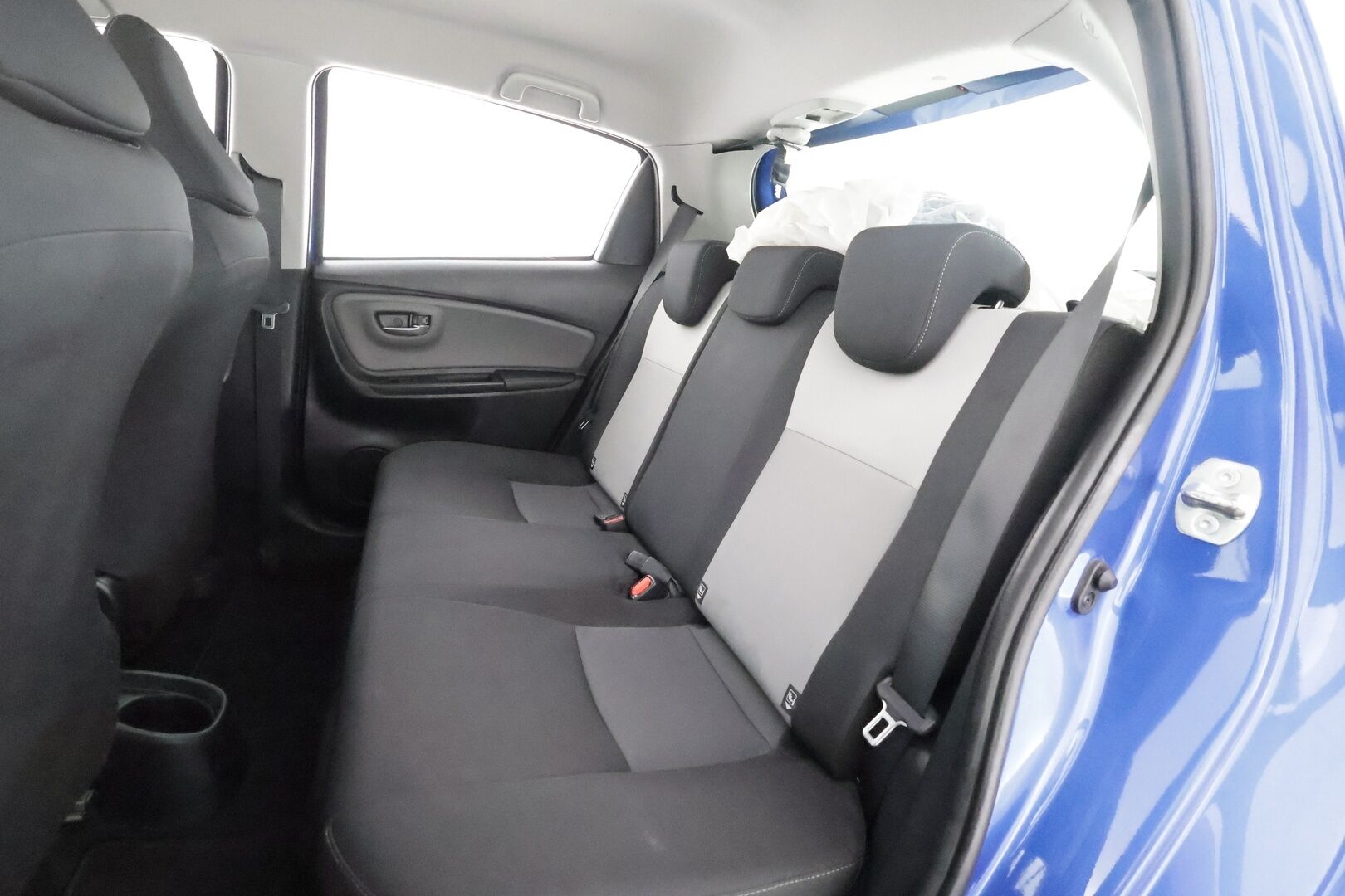 Toyota Yaris 2018 1,5 Hybrid Active 5ov - | Vakkari | P.kamera | Lohkolämmitin | Navi | Bluetooth | Kaistavahti | PCS | RSA | Aut. ilmastointi | Merkkihuollettu | 2x renkaat aluin | 