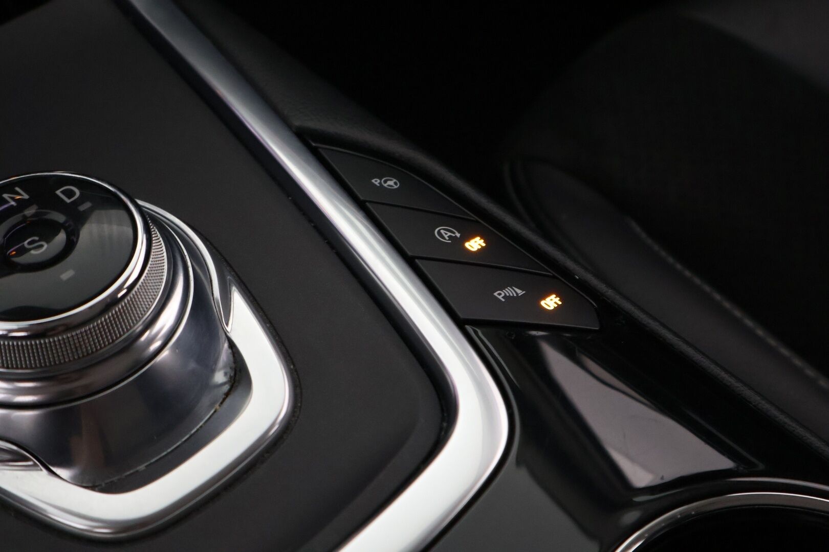 Ford S-Max 2019 2,0 TDCi EcoBlue 150hv A8 Titanium 5-ovinen 7-Paikkainen - Suomiauto / Webasto / Adapt.Vakkari / Peruutuskamera / Vetokoukku / Muistipenkki / Nahka-Alcantara / KeylessGo / Huippuvarusteet!