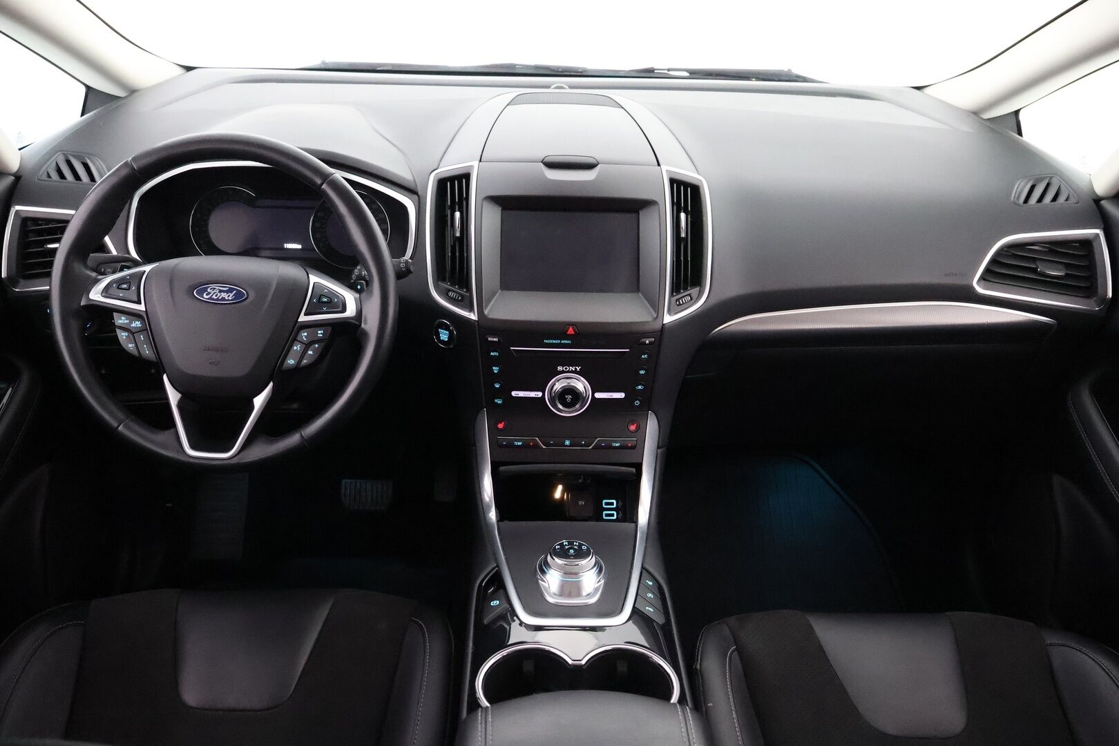 Ford S-Max 2019 2,0 TDCi EcoBlue 150hv A8 Titanium 5-ovinen 7-Paikkainen - Suomiauto / Webasto / Adapt.Vakkari / Peruutuskamera / Vetokoukku / Muistipenkki / Nahka-Alcantara / KeylessGo / Huippuvarusteet!