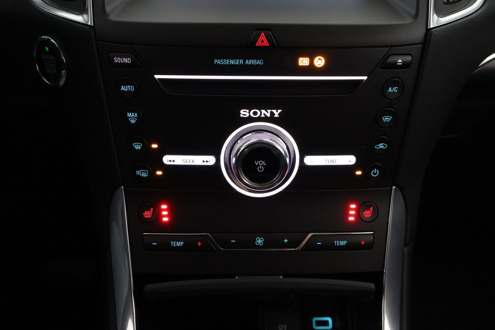 Ford S-Max 2019 2,0 TDCi EcoBlue 150hv A8 Titanium 5-ovinen 7-Paikkainen - Suomiauto / Webasto / Adapt.Vakkari / Peruutuskamera / Vetokoukku / Muistipenkki / Nahka-Alcantara / KeylessGo / Huippuvarusteet!