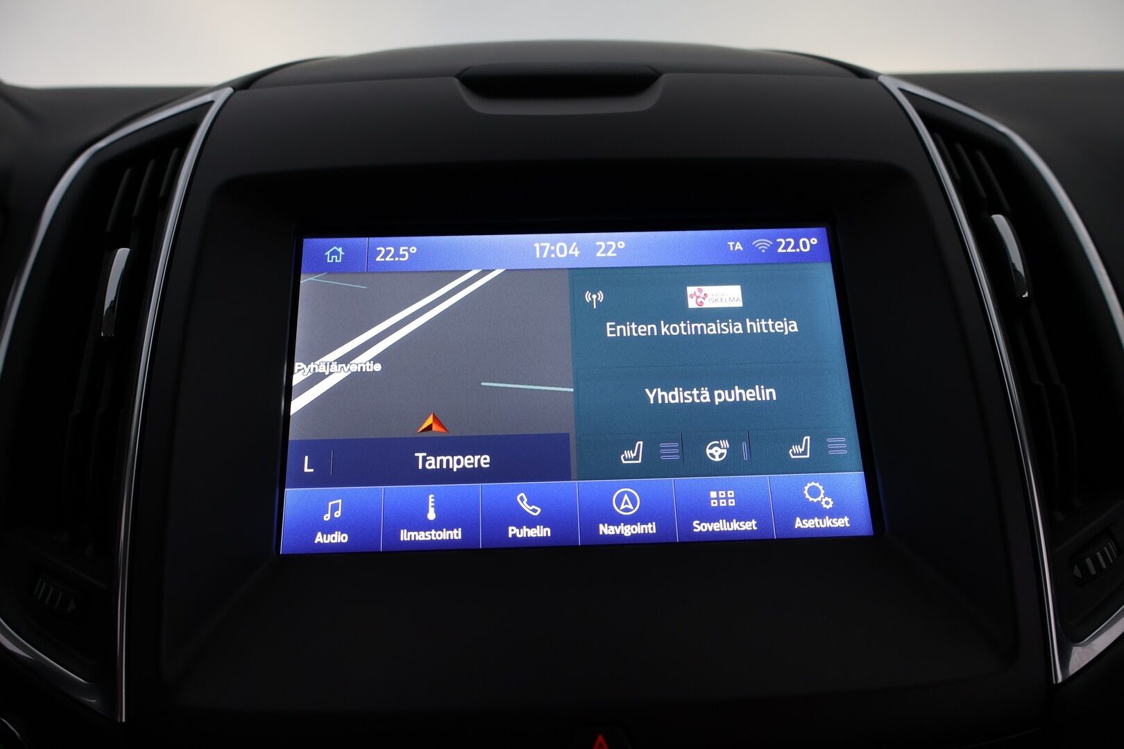 Ford S-Max 2019 2,0 TDCi EcoBlue 150hv A8 Titanium 5-ovinen 7-Paikkainen - Suomiauto / Webasto / Adapt.Vakkari / Peruutuskamera / Vetokoukku / Muistipenkki / Nahka-Alcantara / KeylessGo / Huippuvarusteet!