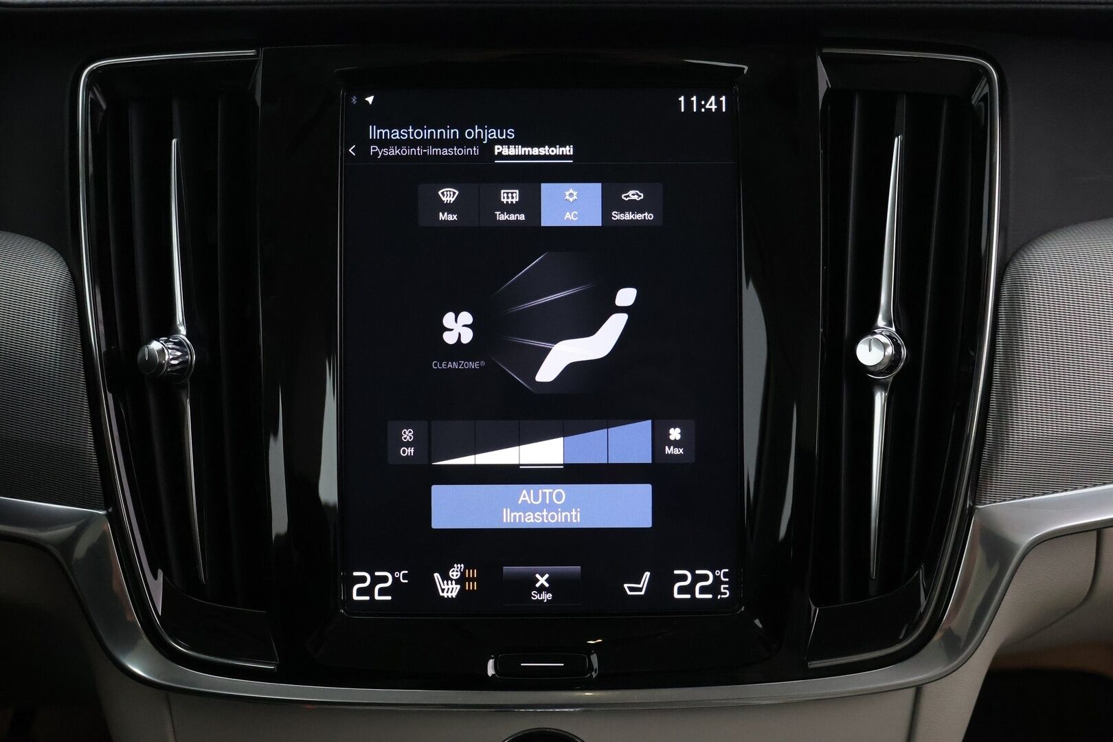 Volvo V90 2019 D4 Business Inscription aut - Suomi-auto | Webasto | ACC & Pilot assist | P.kamera | Muistipenkki | Vaalea nahkasisusta | Mussel Blue | Full LED | Sensus-navi - KORKO VAIN 3,99 %