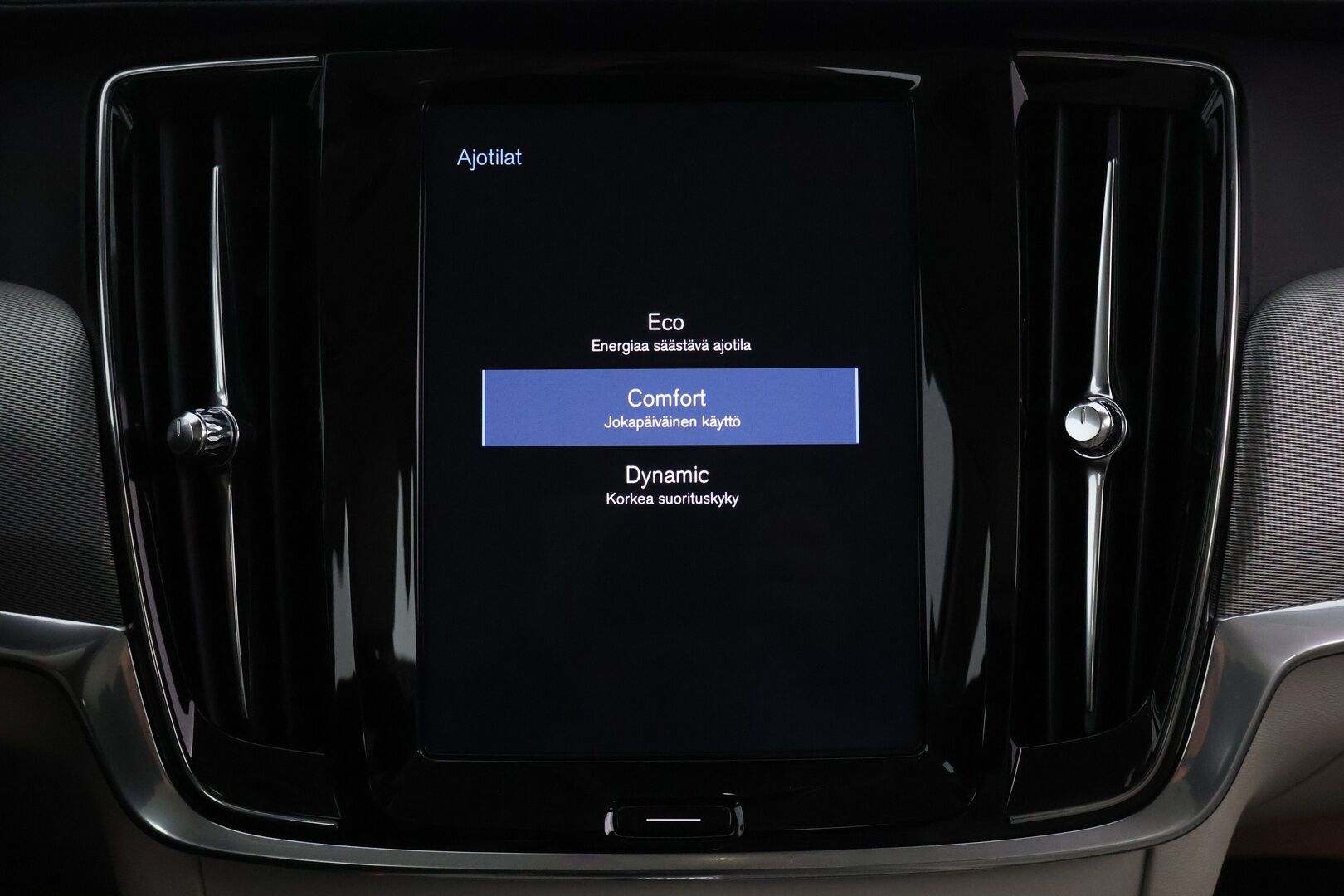 Volvo V90 2019 D4 Business Inscription aut - Suomi-auto | Webasto | ACC & Pilot assist | P.kamera | Muistipenkki | Vaalea nahkasisusta | Mussel Blue | Full LED | Sensus-navi - KORKO VAIN 3,99 %